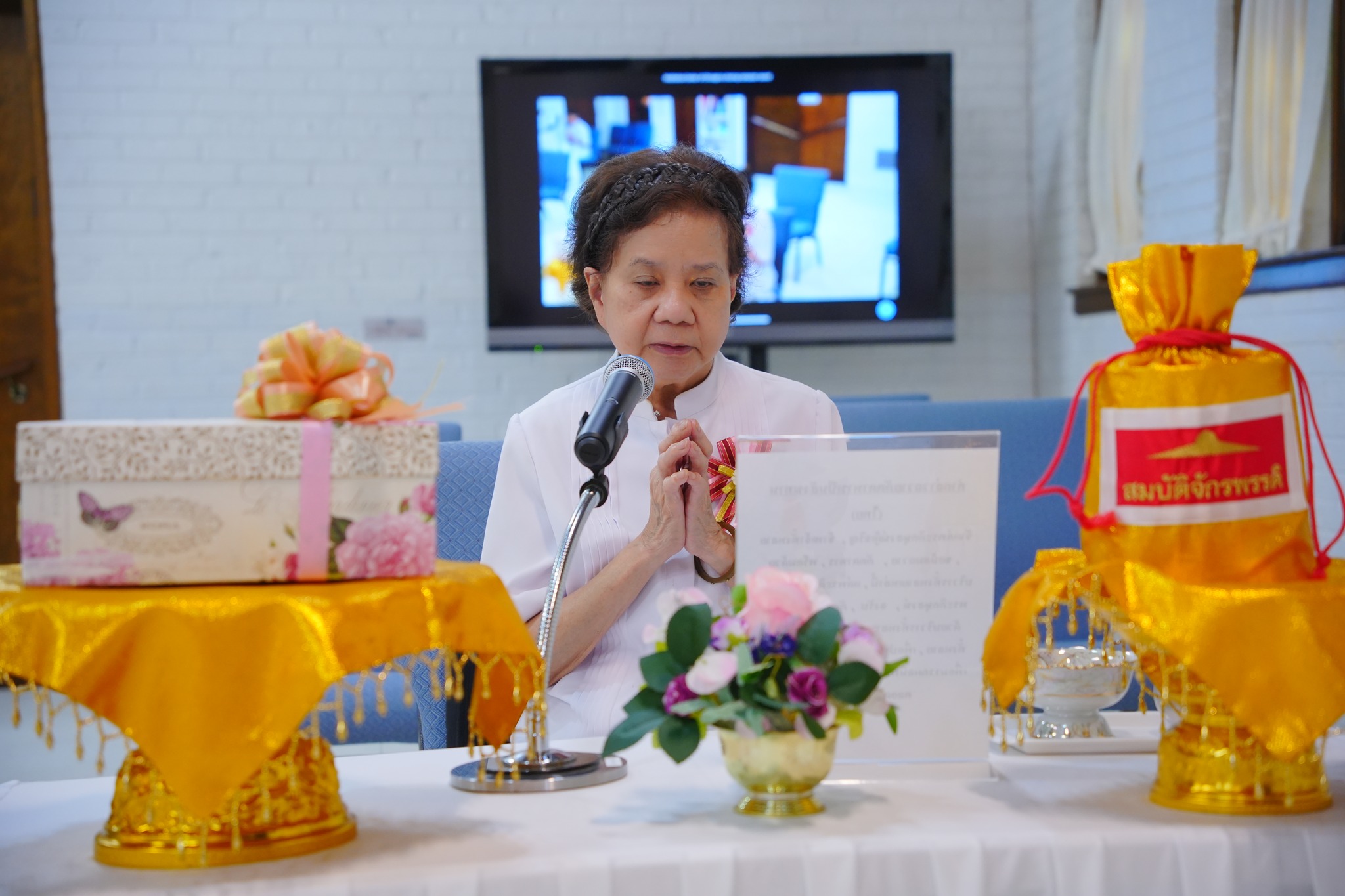 วัดพระธรรมกายชิคาโก จัดพิธีถวายกองบุญผ้าป่าบำรุงวัด