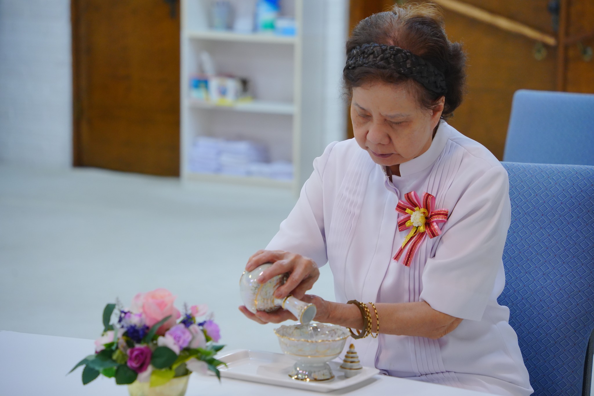 วัดพระธรรมกายชิคาโก จัดพิธีถวายกองบุญผ้าป่าบำรุงวัด