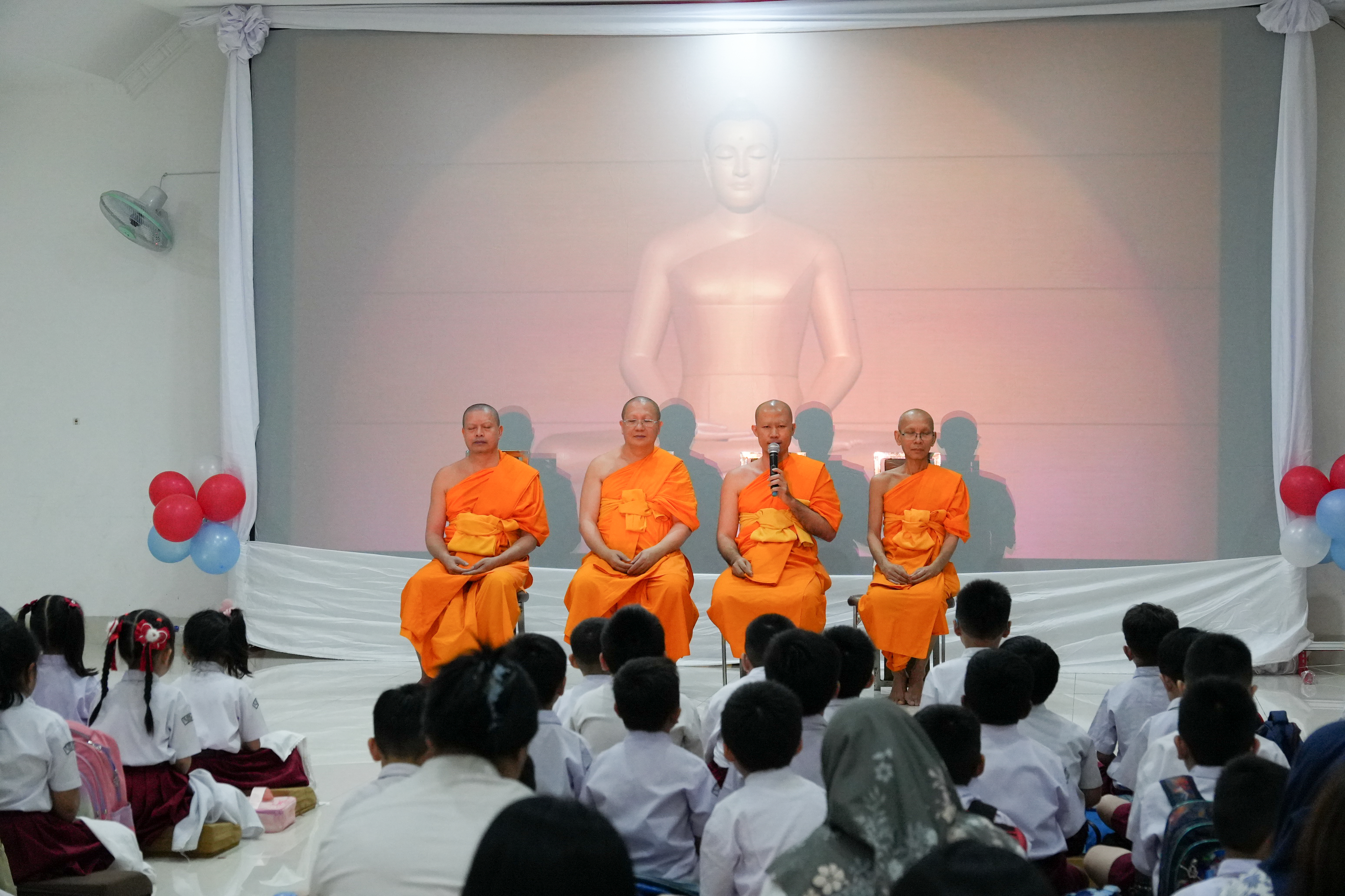 เยาวชนกว่า 2,000 คน ในประเทศอินโดนีเซีย เข้าร่วมกิจกรรมฟื้นฟูศีลธรรมและวัฒนธรรมชาวพุทธ