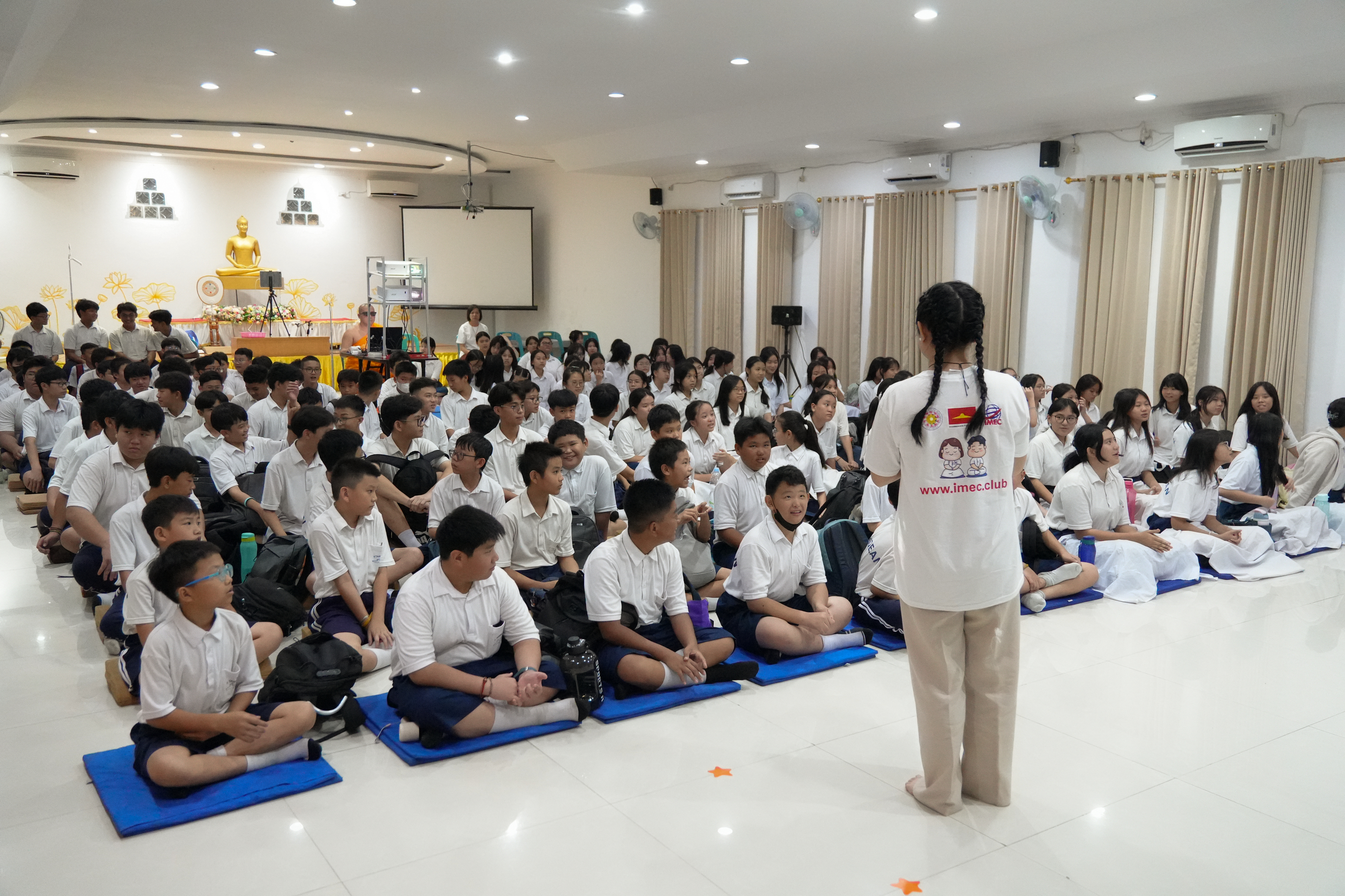 เยาวชนกว่า 2,000 คน ในประเทศอินโดนีเซีย เข้าร่วมกิจกรรมฟื้นฟูศีลธรรมและวัฒนธรรมชาวพุทธ