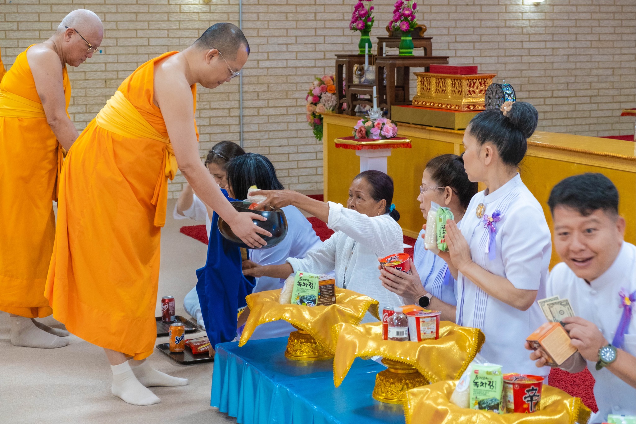 วัดพระธรรมกายเท็กซัส จัดงานบุญวันอาทิตย์