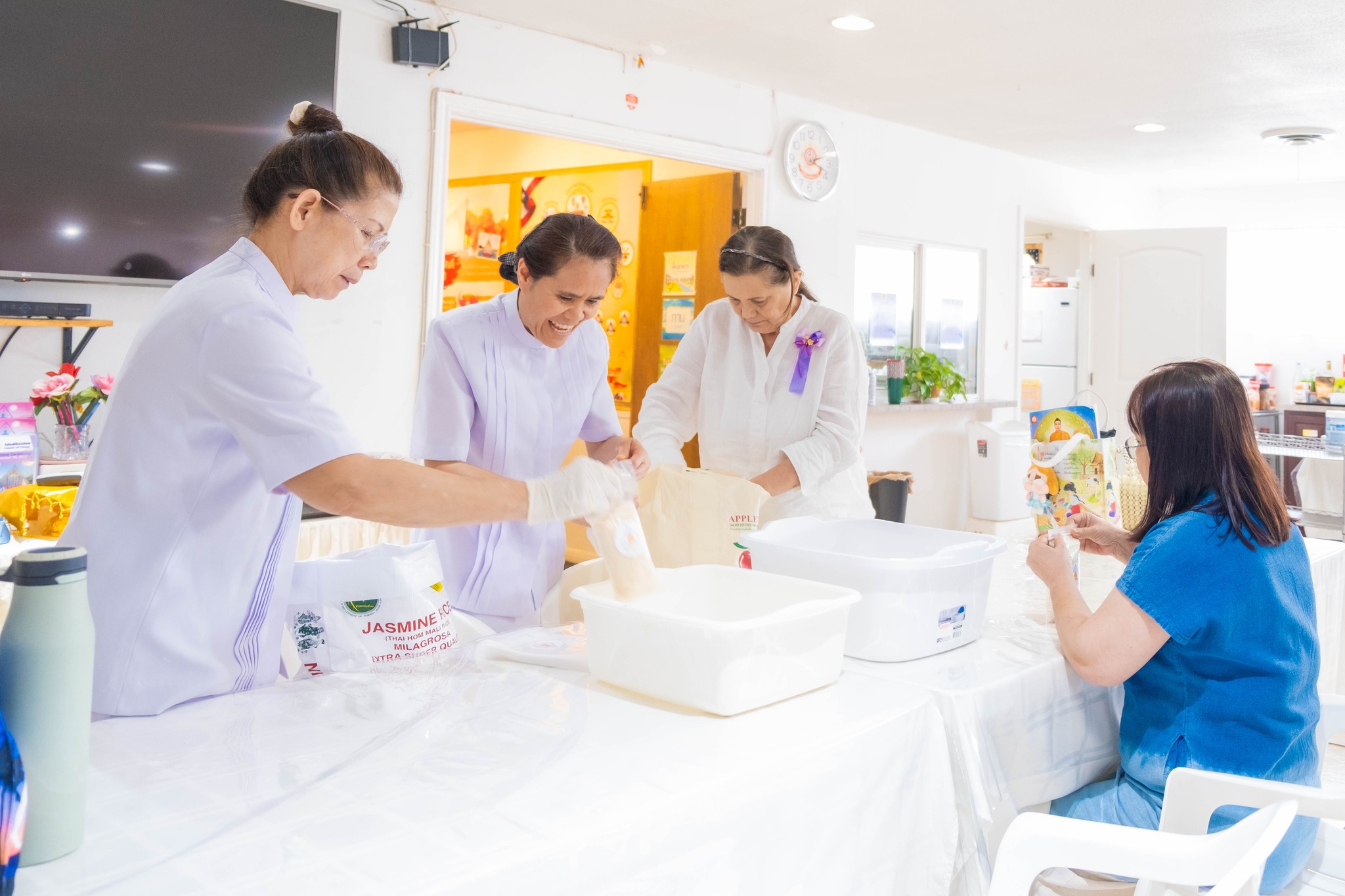 วัดพระธรรมกายเท็กซัส จัดงานบุญวันอาทิตย์