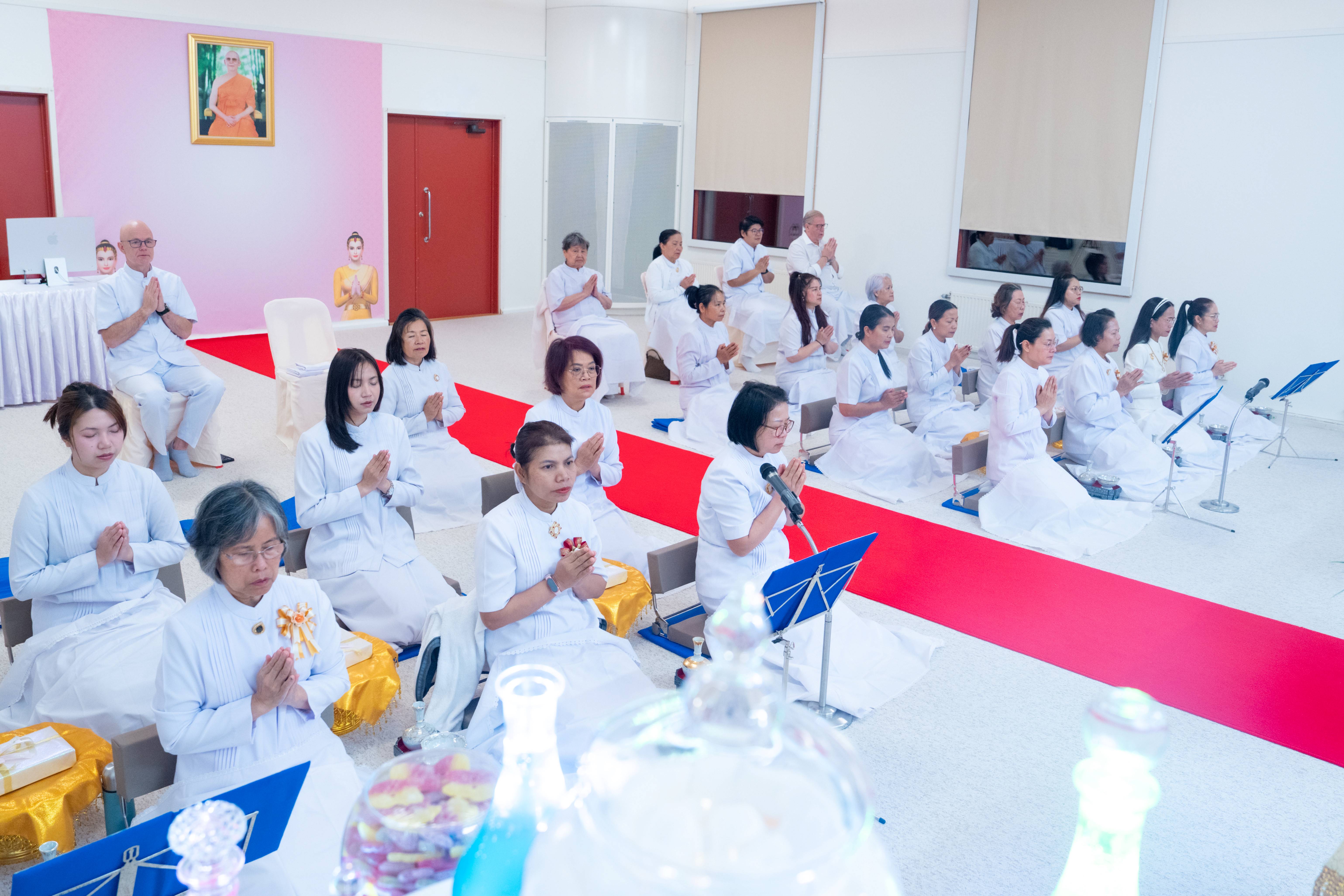 วัดพระธรรมกายสตอกโฮล์ม จัดงานบุญบูชาข้าวพระ