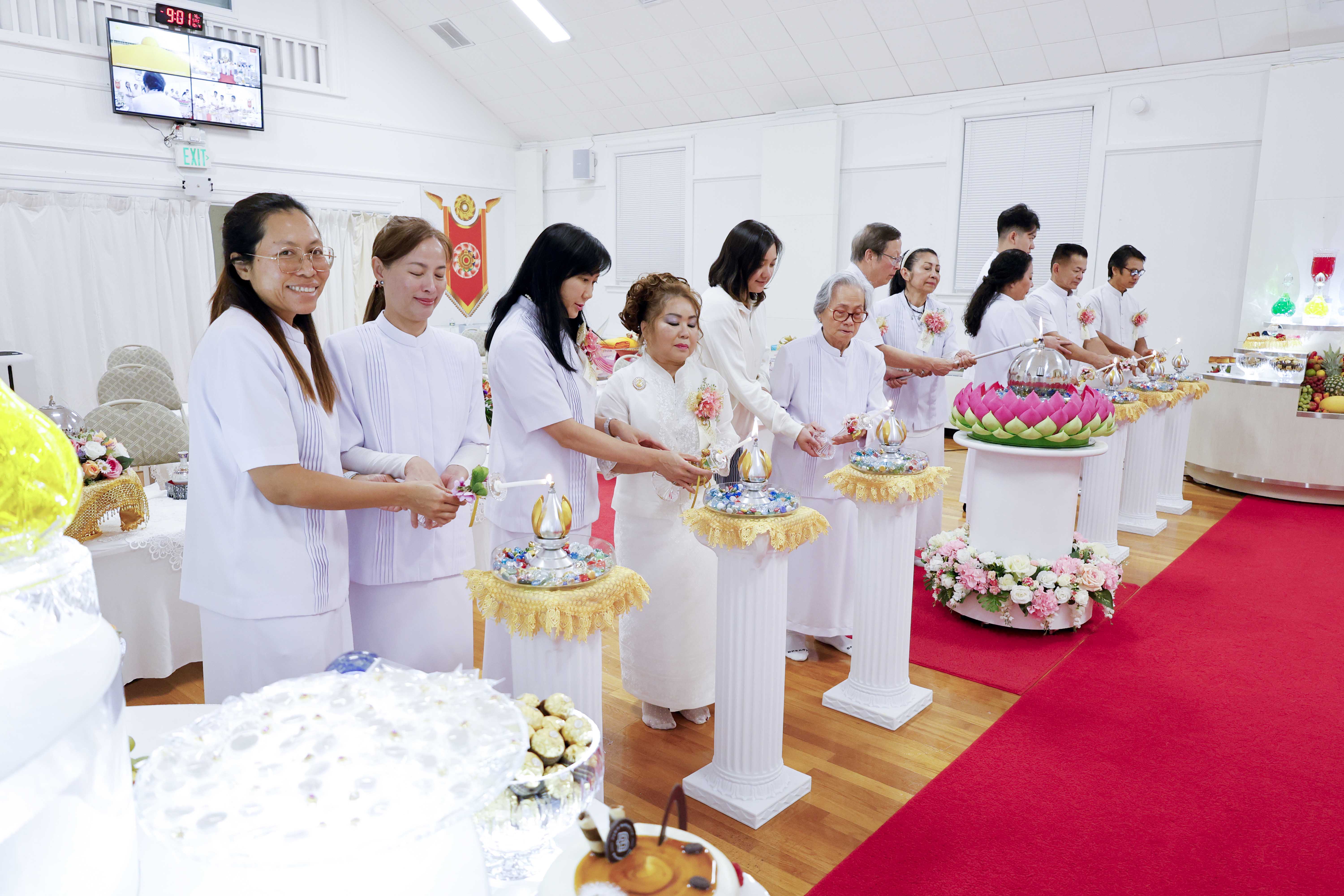 วัดพระธรรมกายบอสตัน จัดงานบุญบูชาข้าวพระ