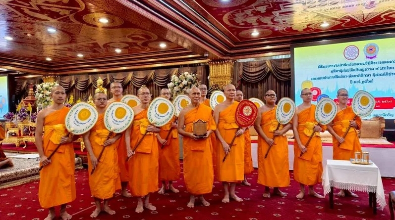 Congratulatory Ceremony for Successful Pali Students at Wat Paknam Bhasicharoen