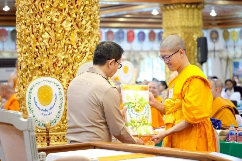 Congratulatory Ceremony for Successful Pali Students at Wat Paknam Bhasicharoen
