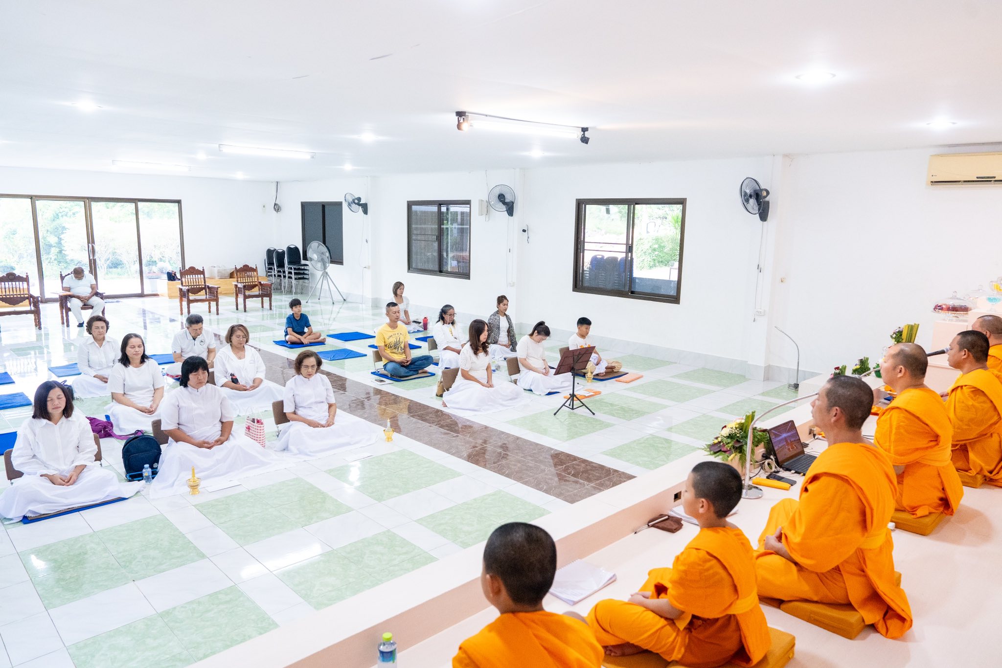 ศูนย์ปฏิบัติธรรมสุราษฎร์ธานี จัดพิธีบูชาข้าวพระ