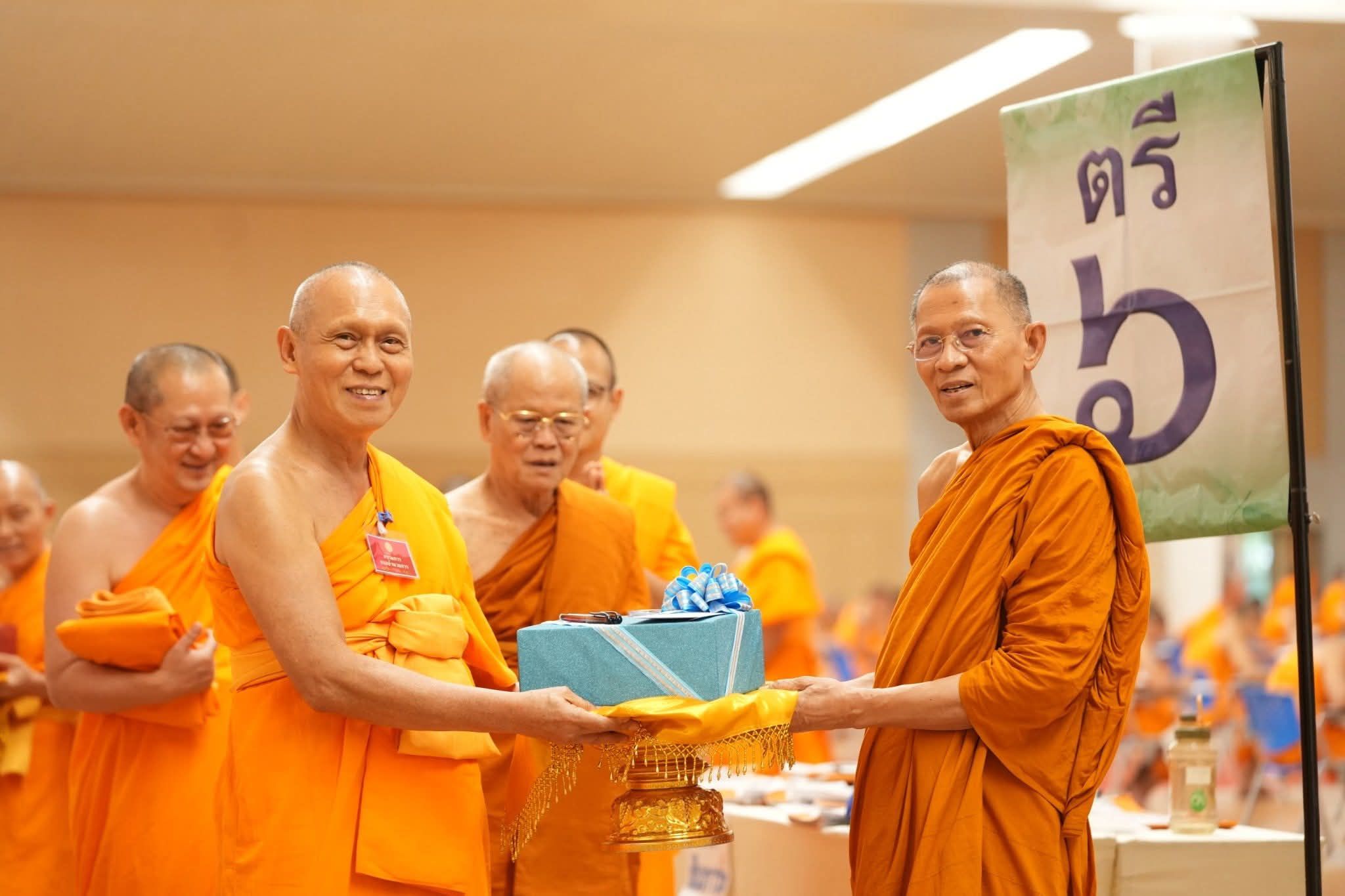Most Venerable Phrapromdilok visits the venue of Dhamma test at Wat Phra Dhammakaya