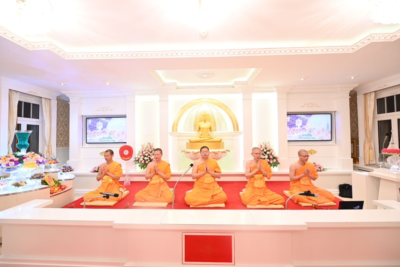 วัดพระธรรมกายสวิตเซอร์แลนด์ จัดงานบุญบูชาข้าวพระ