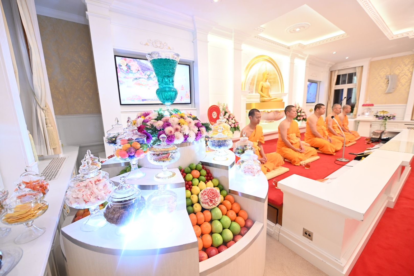 วัดพระธรรมกายสวิตเซอร์แลนด์ จัดงานบุญบูชาข้าวพระ