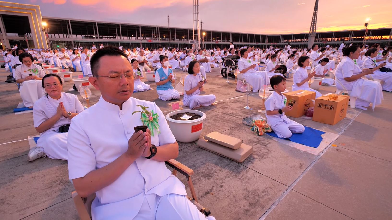 วัดพระธรรมกาย จัดพิธีปลูกต้นทรัพย์บานชื่น และพิธีฉลองชัยชิตังเม 7,772,141,141 จบ