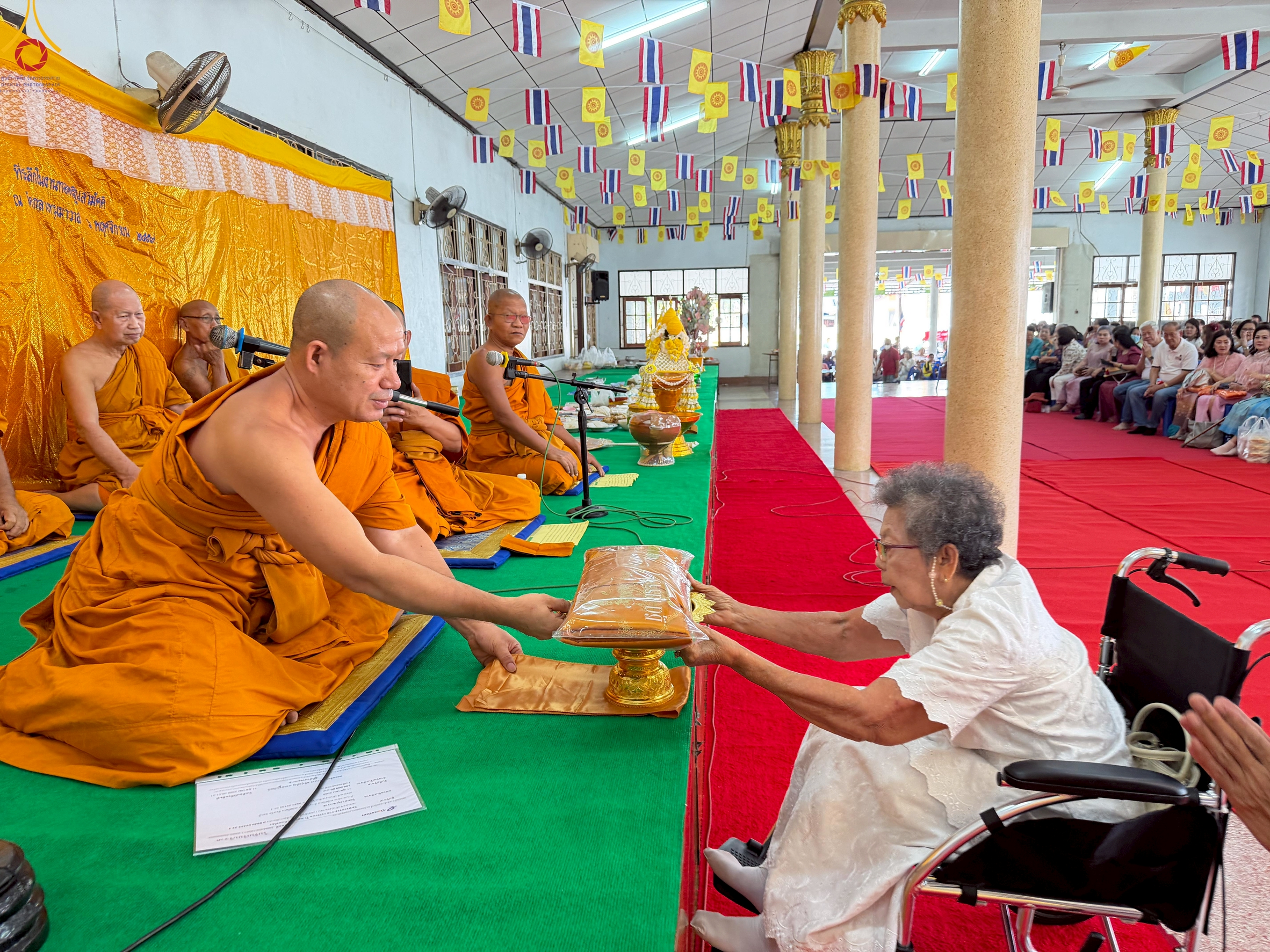 พิธีทอดกฐินสามัคคีทั่วไทย 30,000 วัด ณ วัดกลางทุมมาวาส จ.ชลบุรี