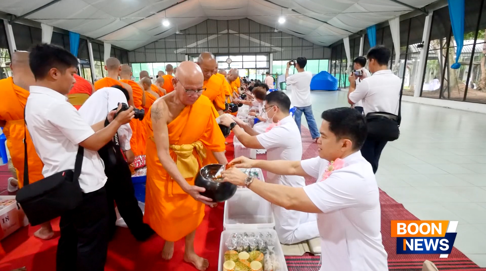 ธุดงคสถานล้านนา จัดงานบุญตักบาตรเทโวโรหณะ