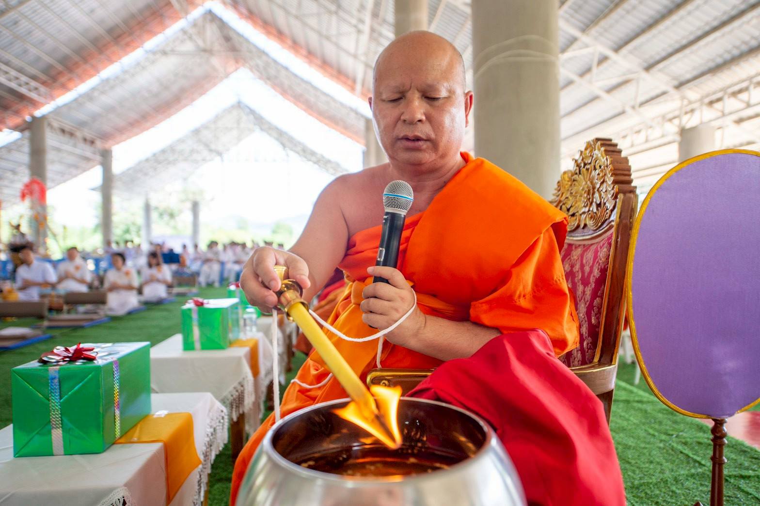 พิธีทอดกฐินสร้างทุกสิ่ง ณ ธุดงคสถานลำพูน