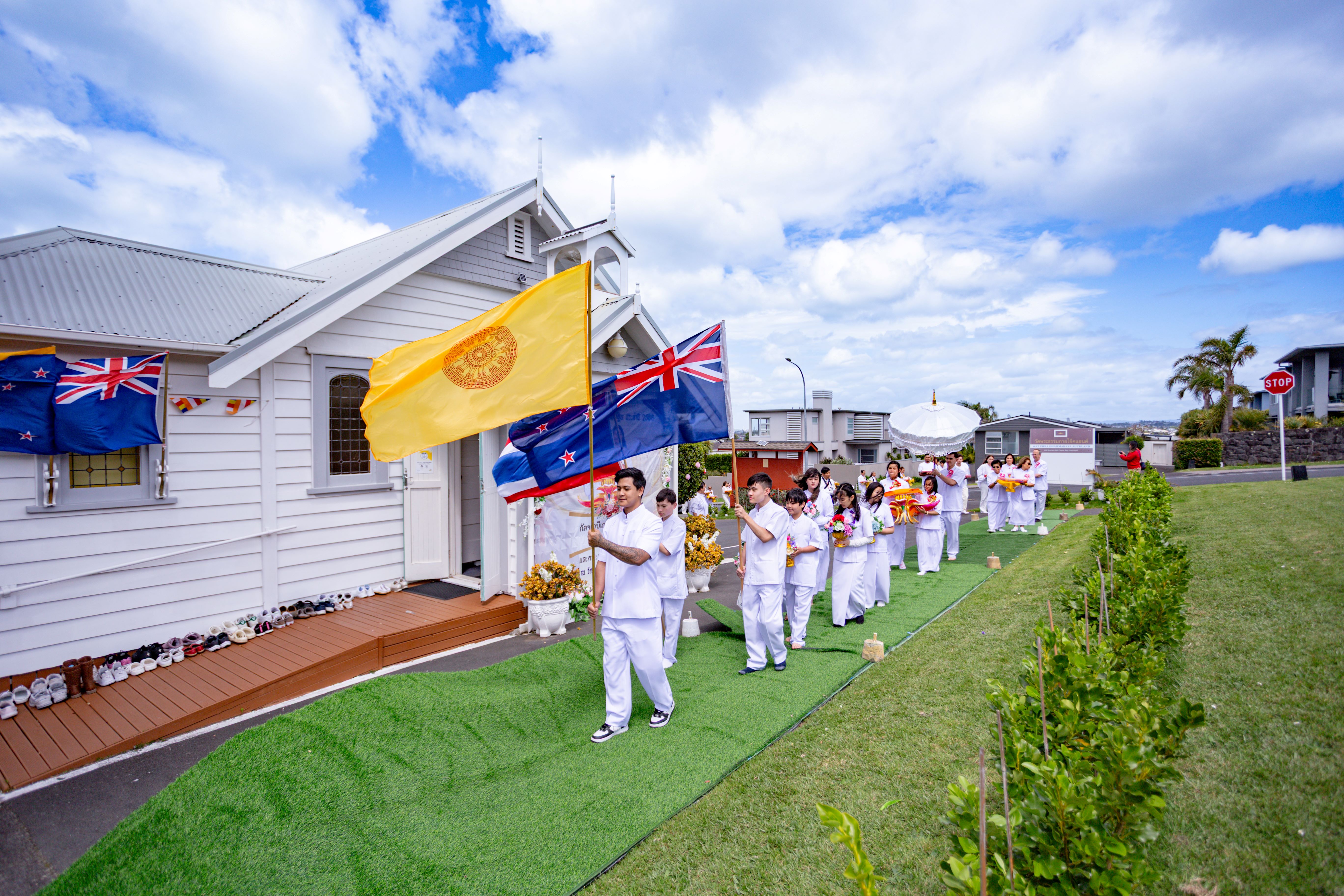 วัดพระธรรมกายโอ๊คแลนด์ จัดงานบุญพิธีทอดกฐินธรรมชัยสร้างทุกสิ่ง