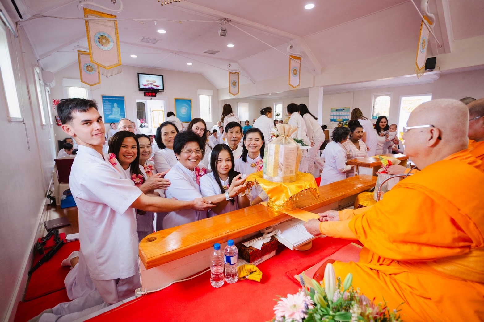 วัดพระธรรมกายโอ๊คแลนด์ จัดงานบุญพิธีทอดกฐินธรรมชัยสร้างทุกสิ่ง