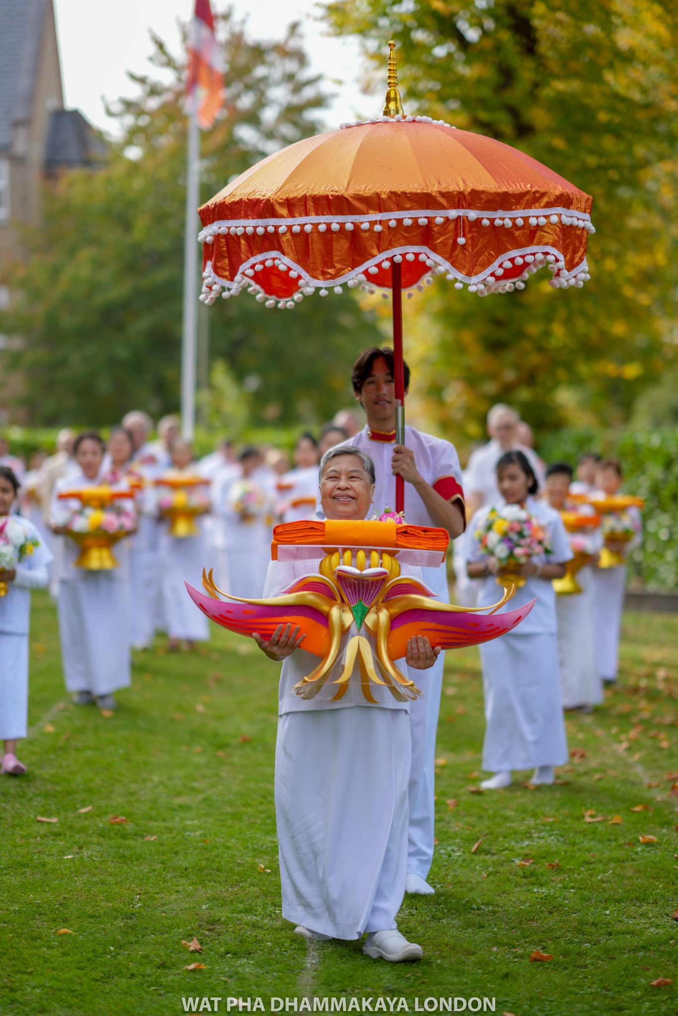 วัดพระธรรมกายลอนดอน จัดพิธีทอดกฐิน ประจำปี 2568