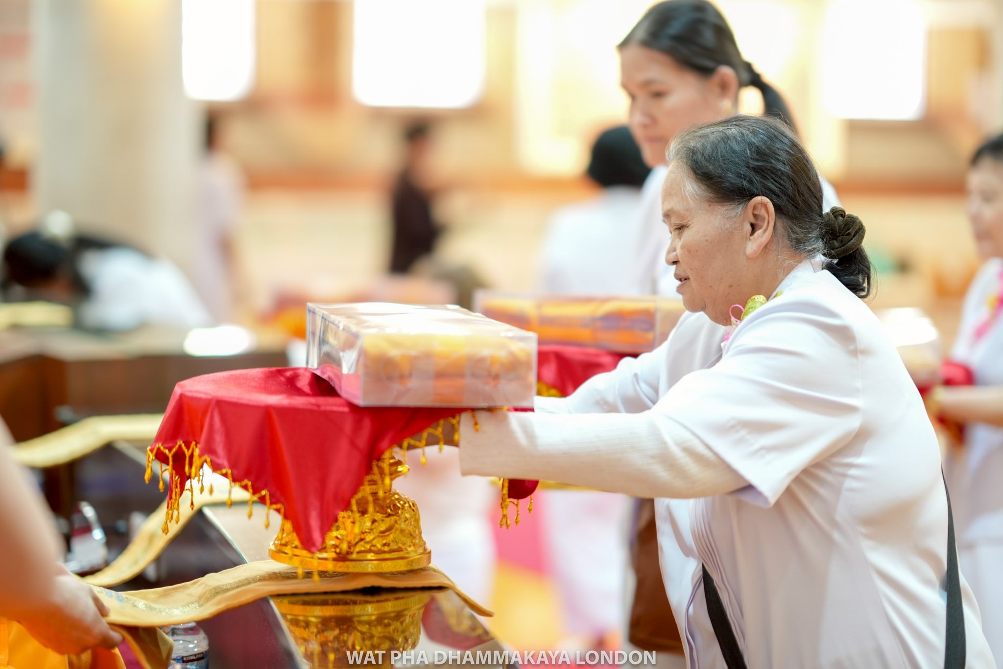 วัดพระธรรมกายลอนดอน จัดพิธีทอดกฐิน ประจำปี 2568