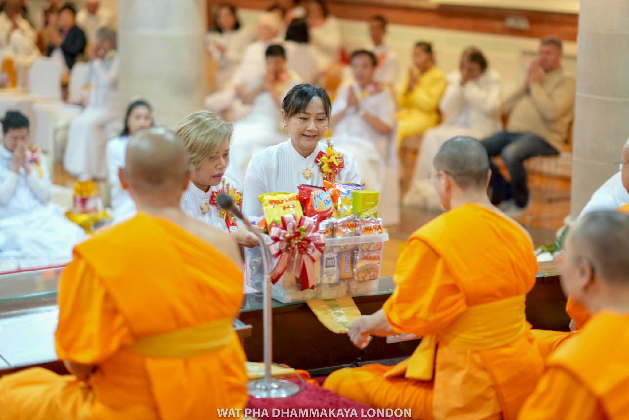 วัดพระธรรมกายลอนดอน จัดพิธีทอดกฐิน ประจำปี 2568