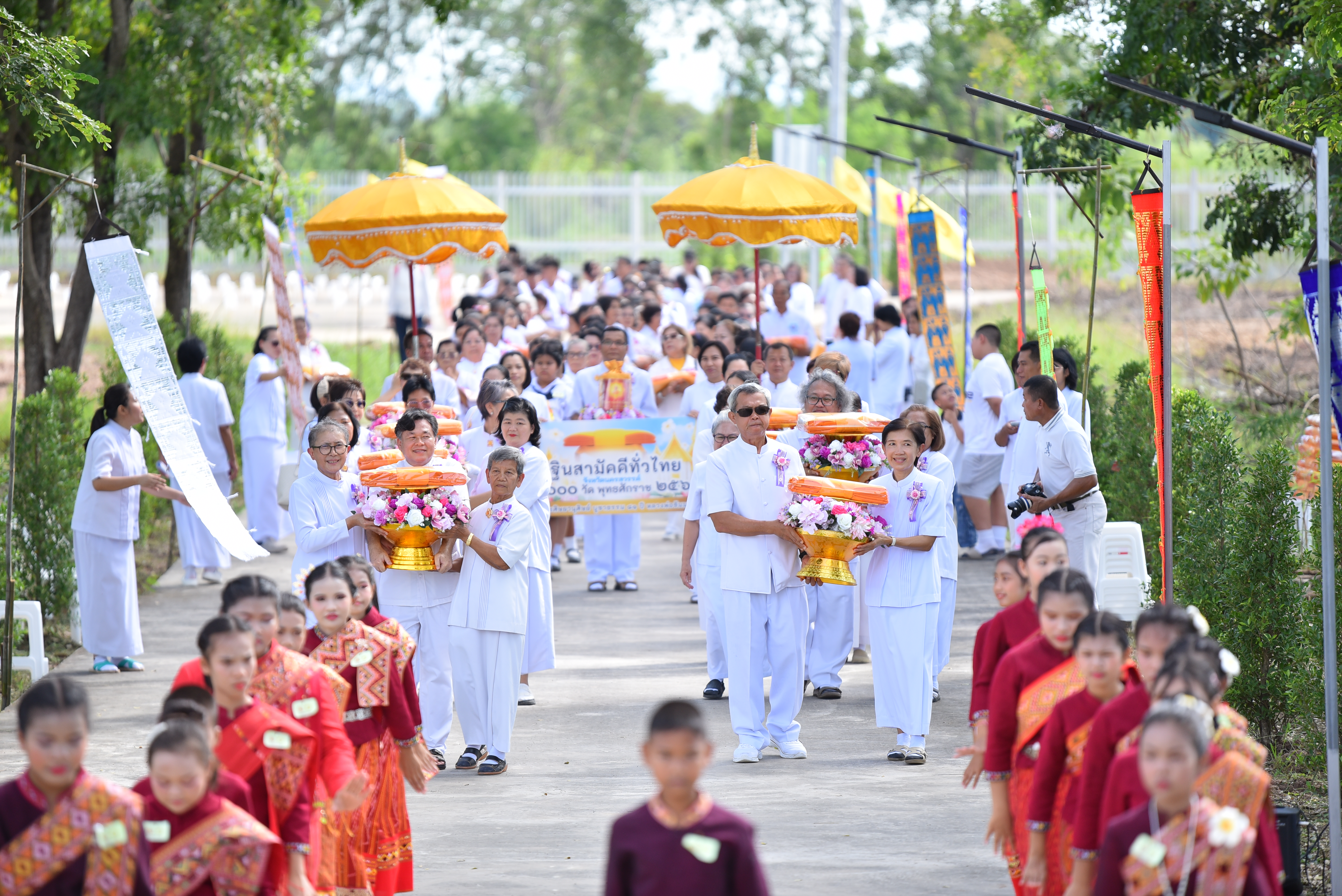 ธุดงคสถานท่าตะโก จัดพิธีทอดกฐิน “สร้างรัตนบัลลังก์ รองรับองค์พระประธาน”