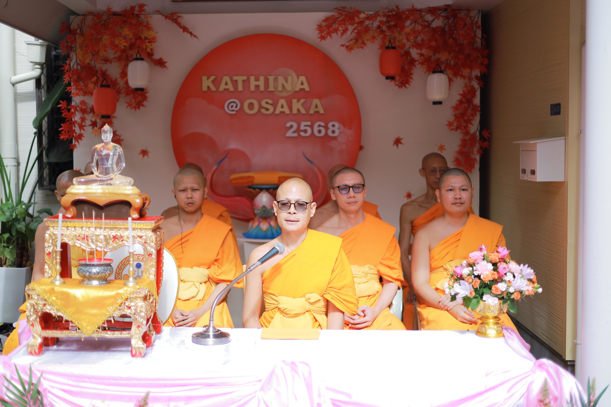 วัดพระธรรมกายโอซาก้า จัดพิธีทอดกฐินหนึ่งไม่มีสอง