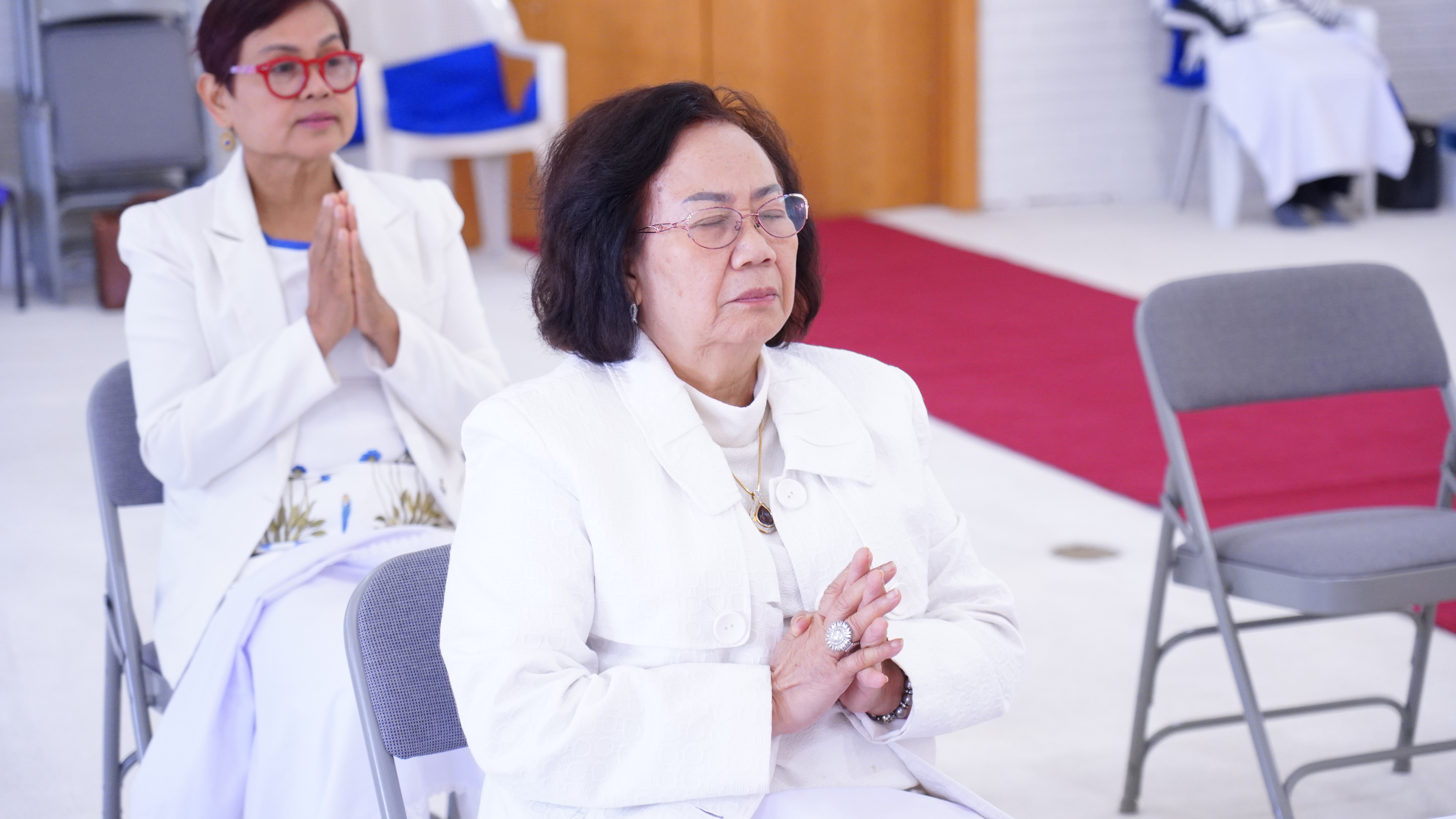 วัดพระธรรมกายซีแอตเติล จัดพิธีทอดผ้าป่าบำรุงวัด