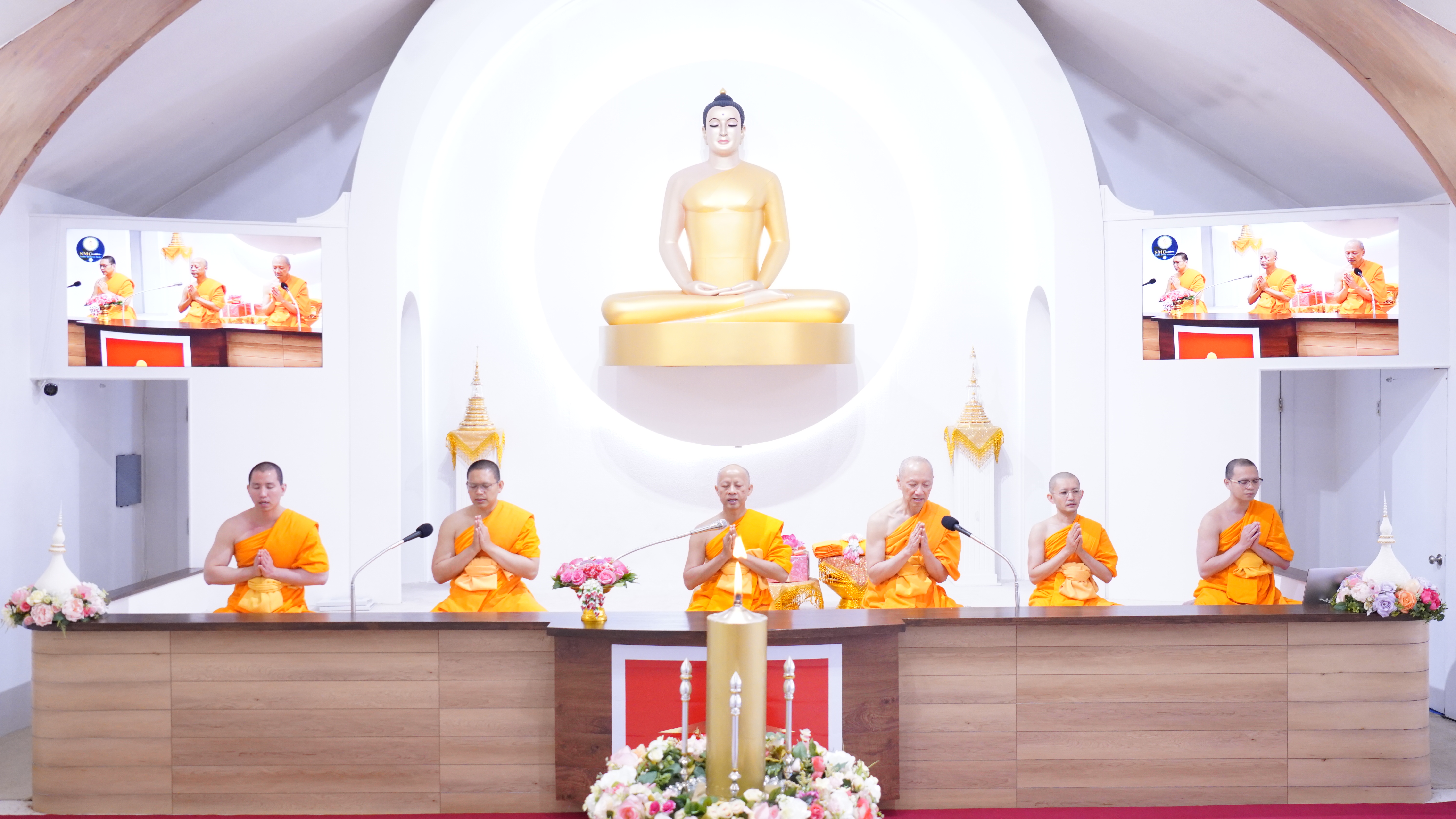 วัดพระธรรมกายซีแอตเติล จัดพิธีทอดผ้าป่าบำรุงวัด