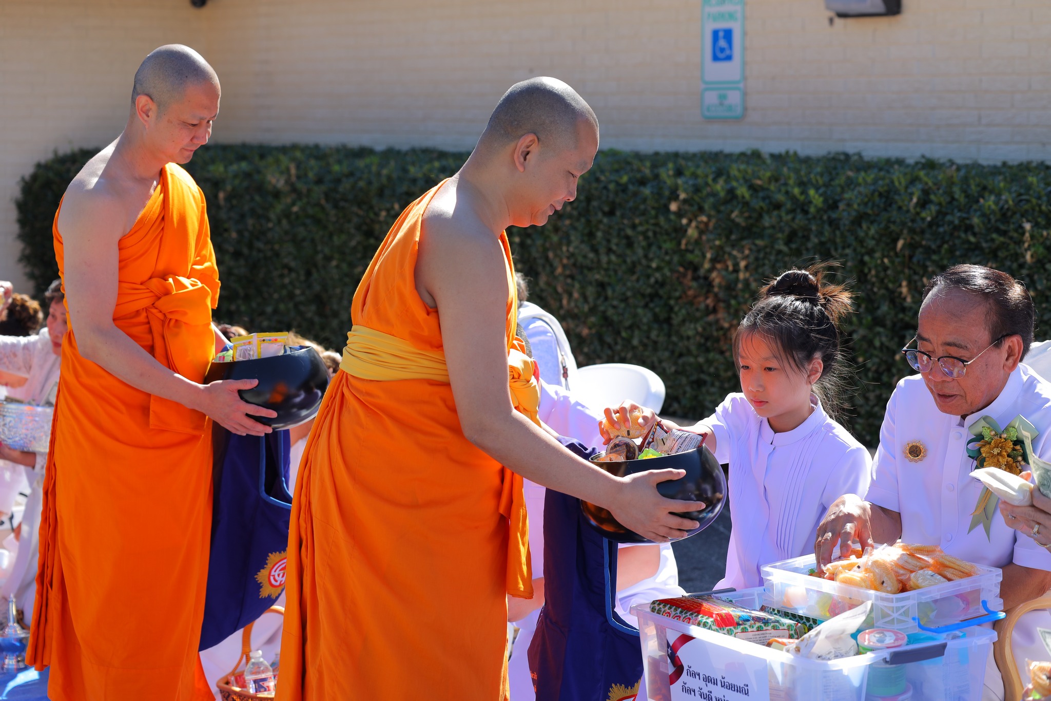 วัดพระธรรมกายเท็กซัส จัดงานบุญทอดกฐินสามัคคี