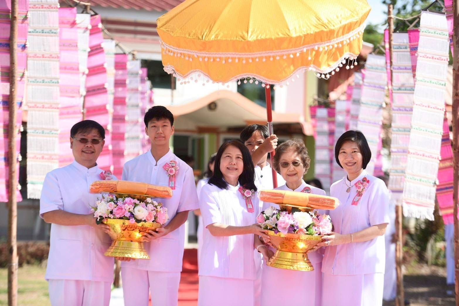 ศูนย์ปฏิบัติธรรมวิหารแดง จัดพิธีทอดกฐินสามัคคี สถาปนาแผ่นบันมงคลมหาเศรษฐี อาคาร 80 ปี หลวงพ่อธัมมชโย