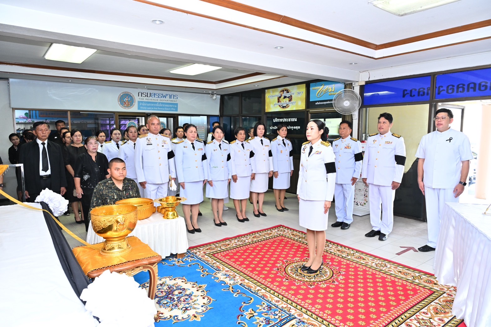 อำเภอคลองหลวง จัดพิธีสรงน้ำพระบรมศพสมเด็จพระนางเจ้าสิริกิติ์ พระบรมราชินีนาถ พระบรมราชชนนีพันปีหลวง