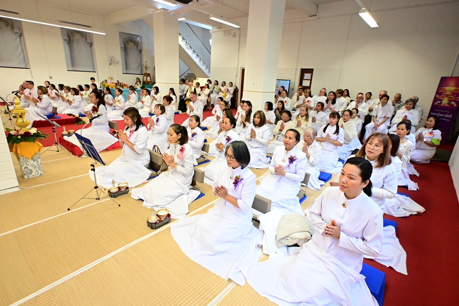 วัดพุทธนอร์ดไรน์-เวสท์ฟาเลน จัดพิธีทอดกฐินสามัคคี