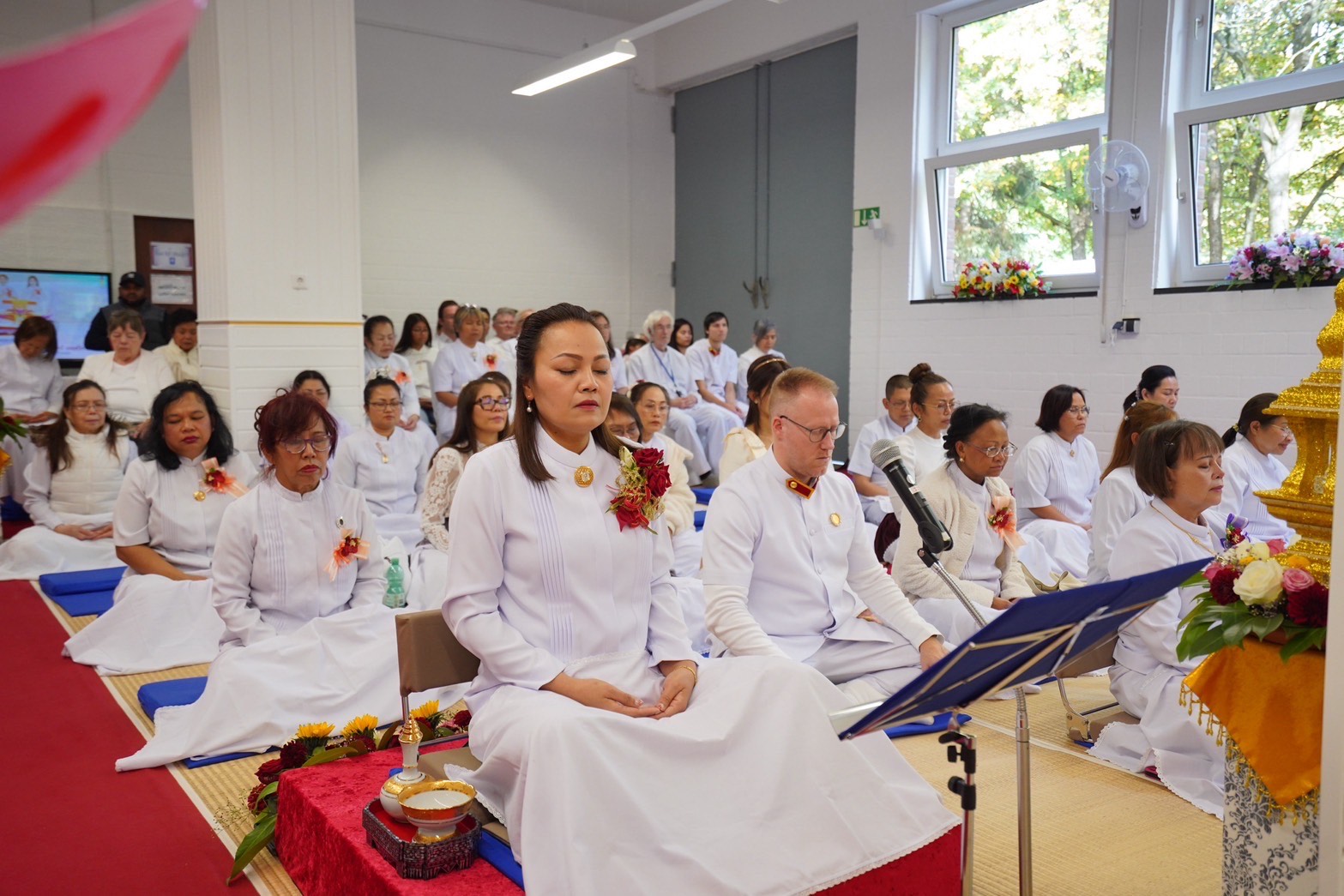 วัดพุทธนอร์ดไรน์-เวสท์ฟาเลน จัดพิธีทอดกฐินสามัคคี