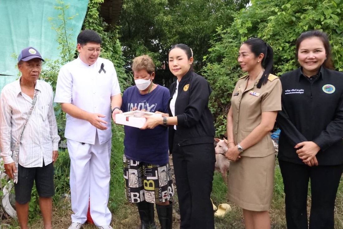 มอบถุงยังชีพช่วยเหลือผู้ประสบความยากลำบากในการดำเนินชีวิต