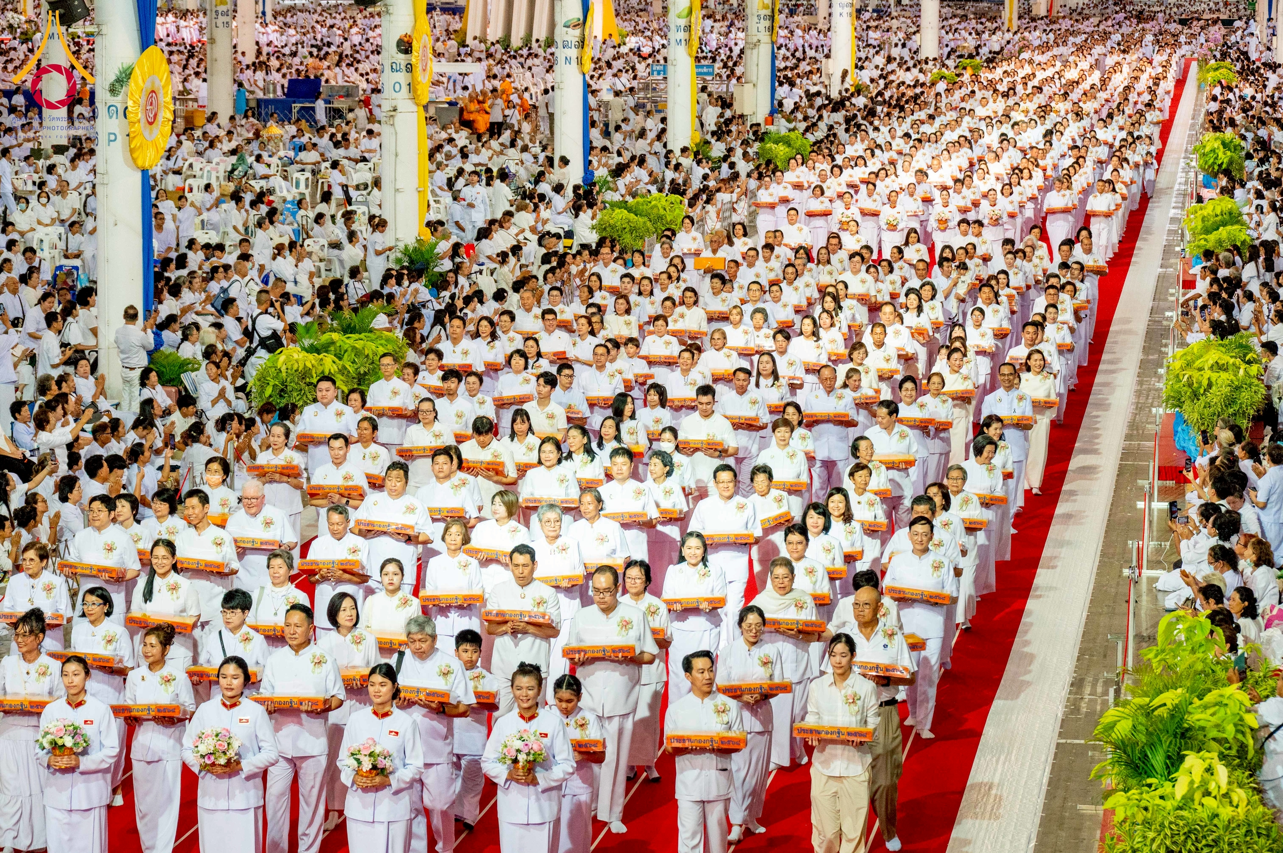 วัดพระธรรมกาย จัดพิธีบูชาข้าวพระ และพิธีทอดกฐินธรรมชัย