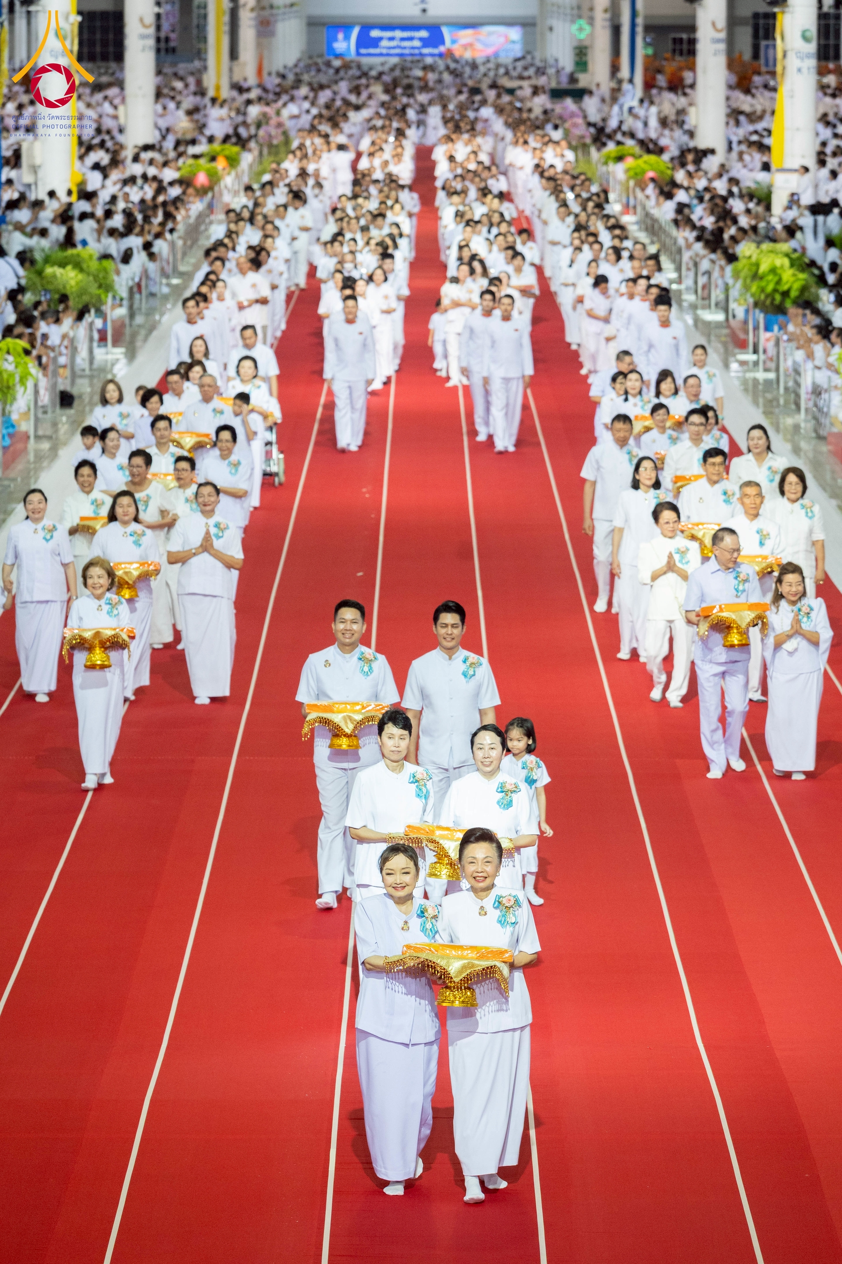 วัดพระธรรมกาย จัดพิธีบูชาข้าวพระ และพิธีทอดกฐินธรรมชัย