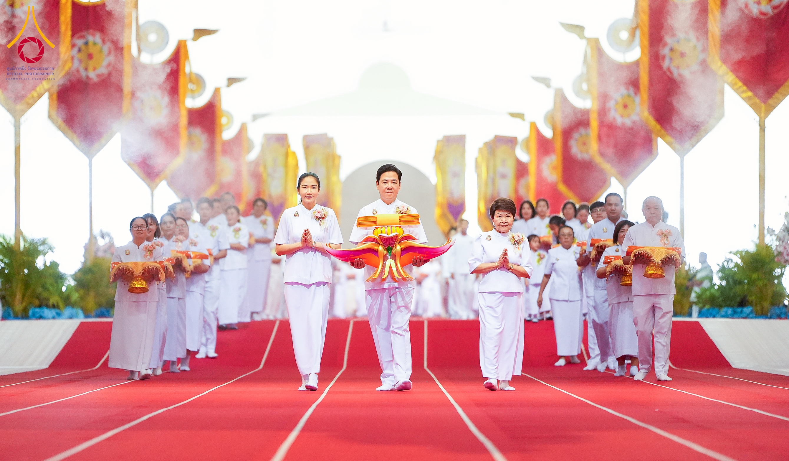 วัดพระธรรมกาย จัดพิธีบูชาข้าวพระ และพิธีทอดกฐินธรรมชัย