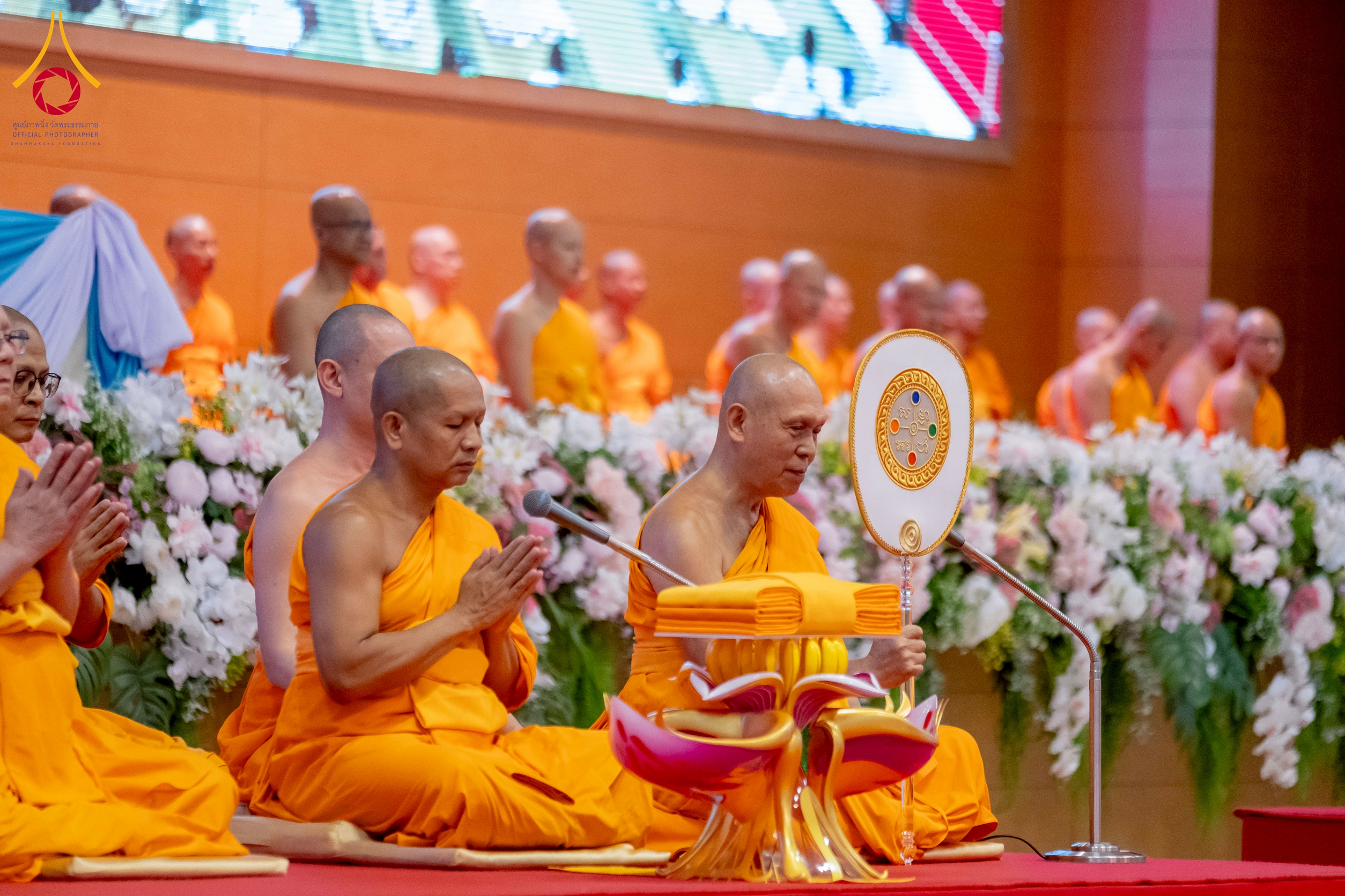 วัดพระธรรมกาย จัดพิธีบูชาข้าวพระ และพิธีทอดกฐินธรรมชัย