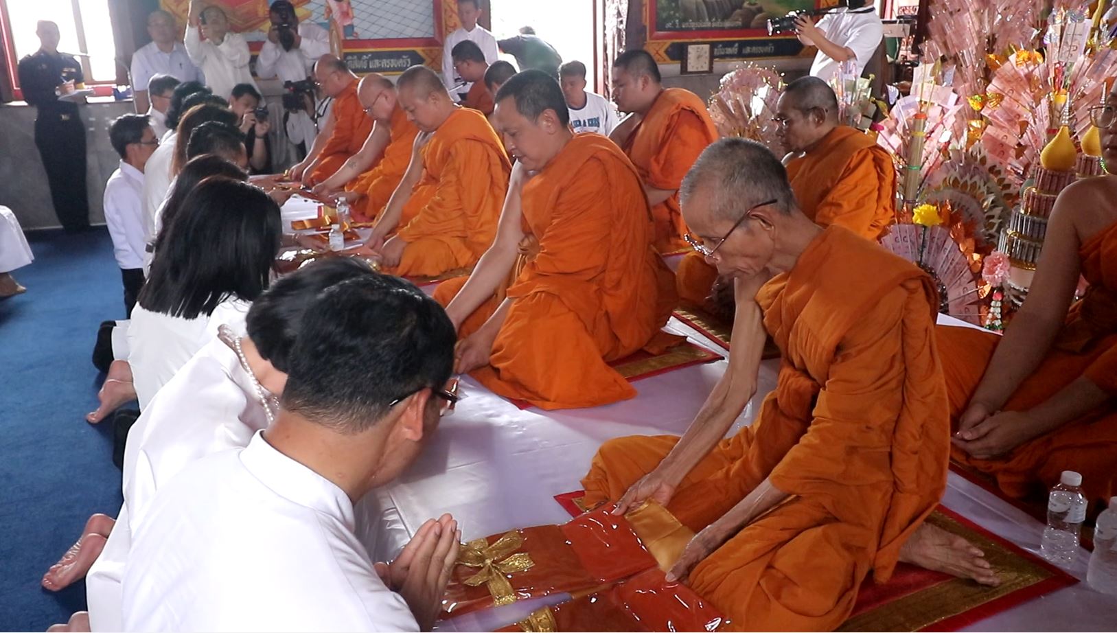 พิธีทอดกฐินสามัคคีทั่วไทย 30,000 วัด ณ วัดจันทรสโมสร กรุงเทพมหานคร