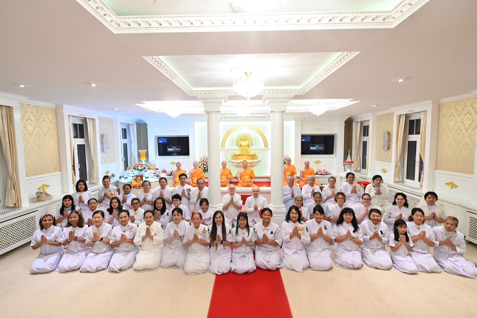 วัดพระธรรมกายสวิตเซอร์แลนด์ จัดงานบุญบูชาข้าวพระ