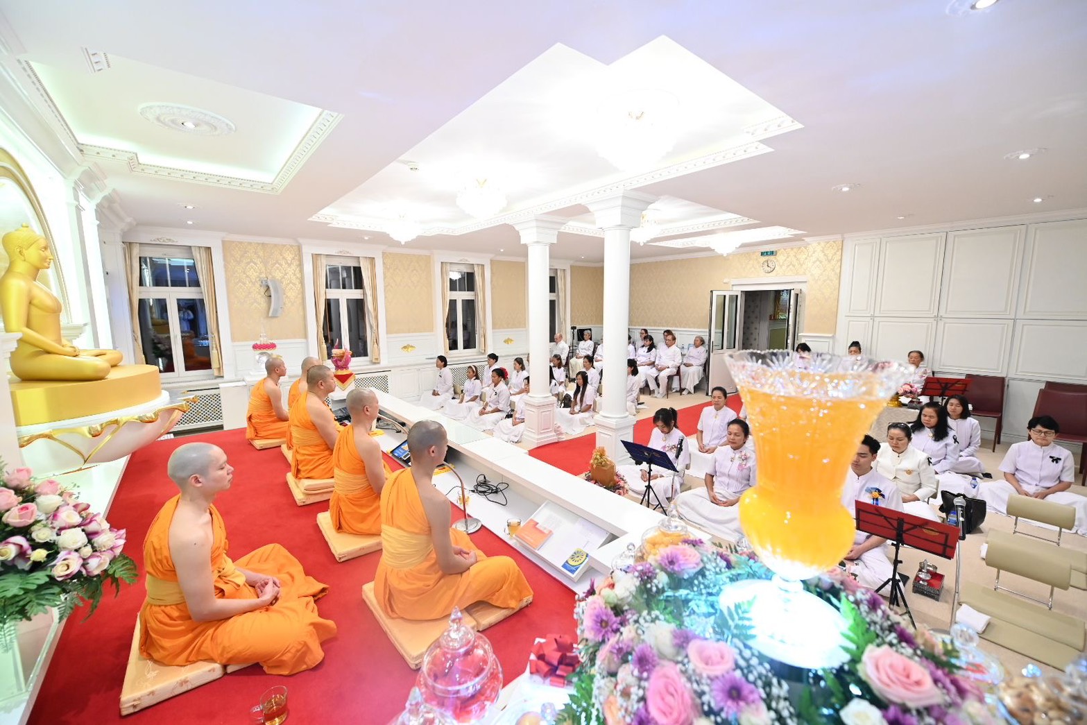 วัดพระธรรมกายสวิตเซอร์แลนด์ จัดงานบุญบูชาข้าวพระ