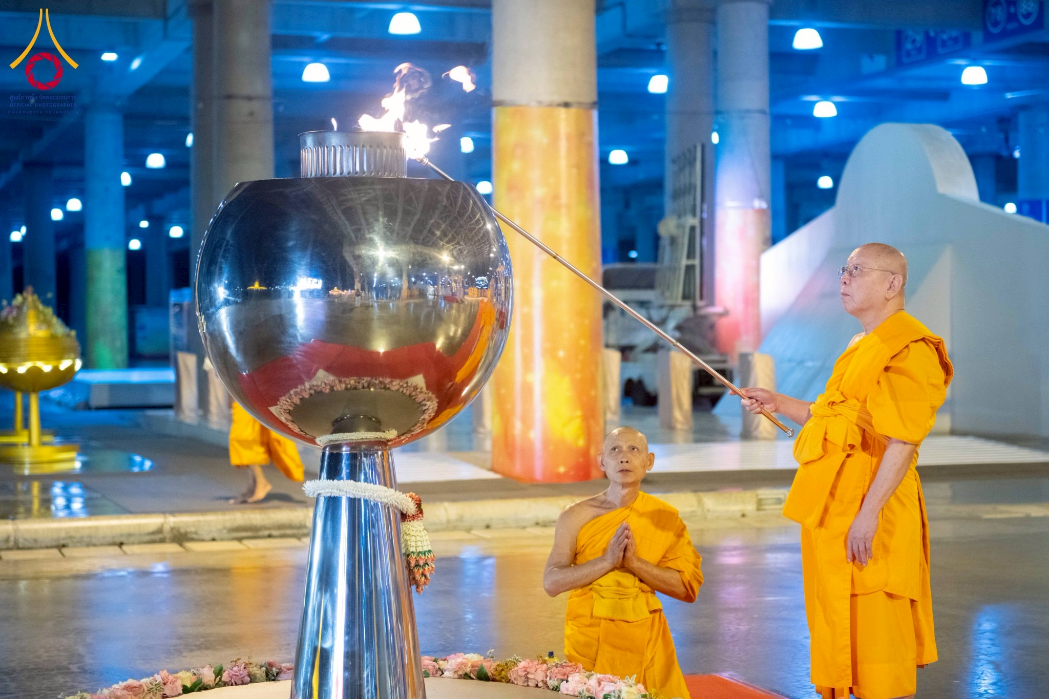 วัดพระธรรมกาย จัดพิธีลอยกระทงธรรม