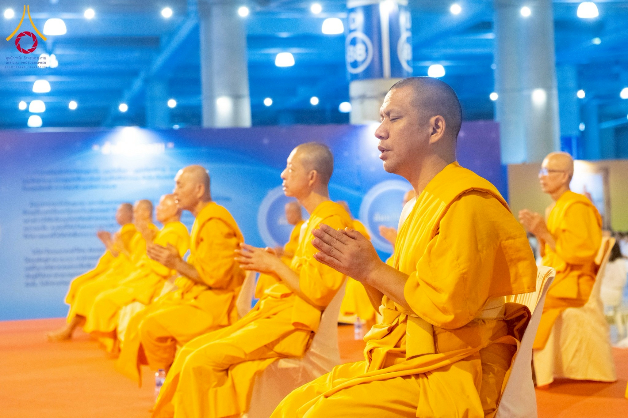 วัดพระธรรมกาย จัดพิธีลอยกระทงธรรม