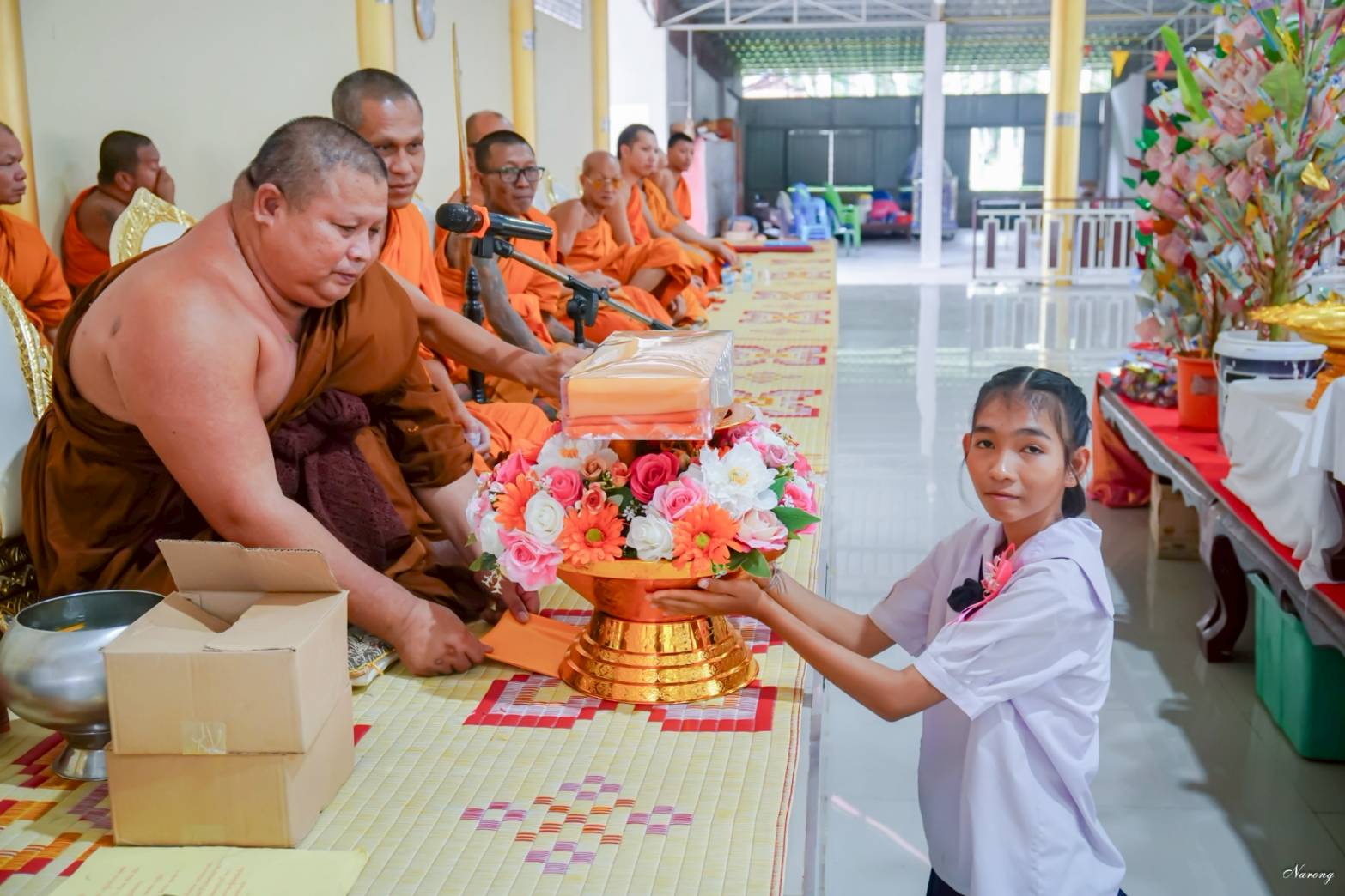 โรงเรียนบ้านคลองลอย จังหวัดประจวบคีรีขันธ์ จัดทอดกฐินสัมฤทธิ์เด็กดี V-Star