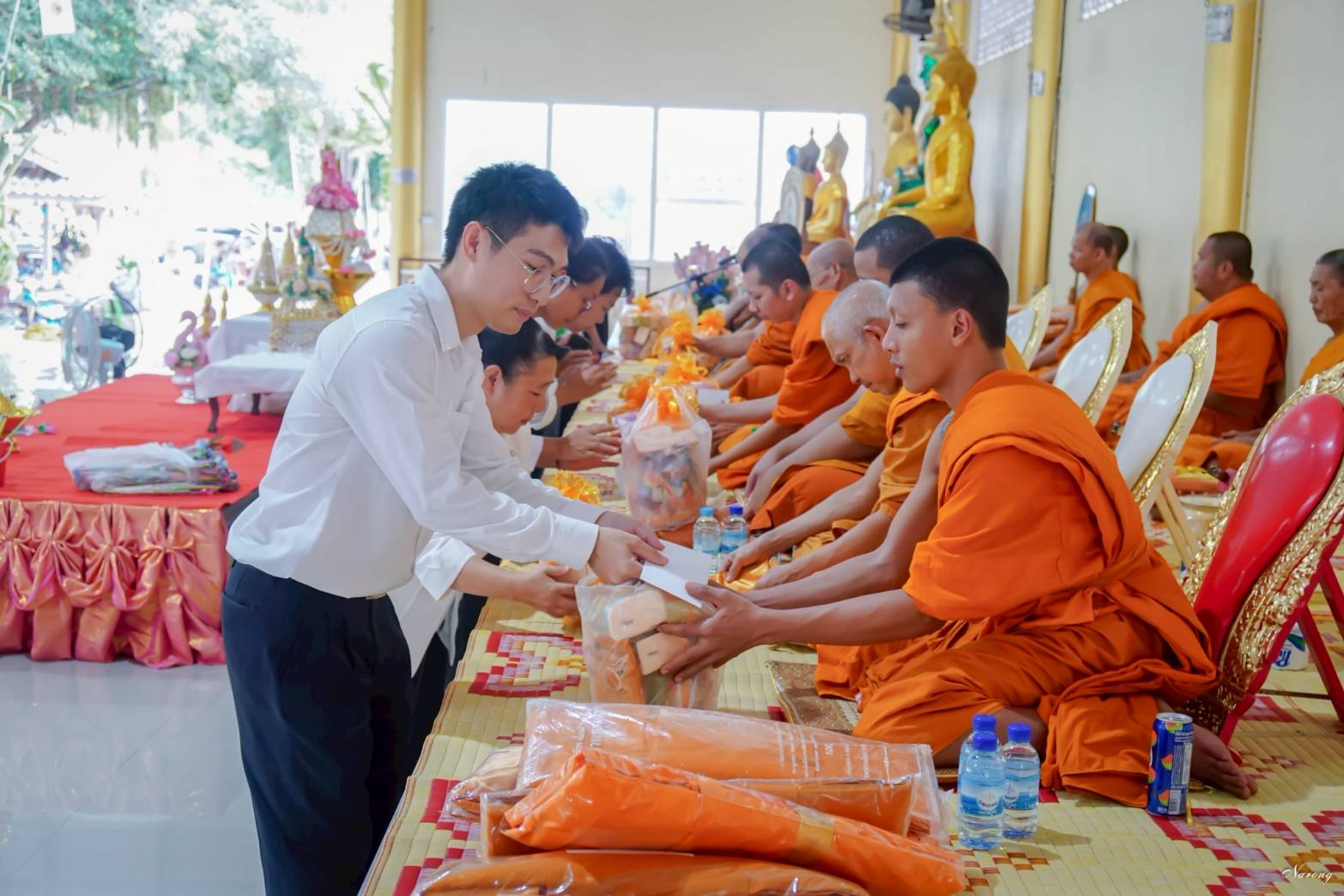 โรงเรียนบ้านคลองลอย จังหวัดประจวบคีรีขันธ์ จัดทอดกฐินสัมฤทธิ์เด็กดี V-Star