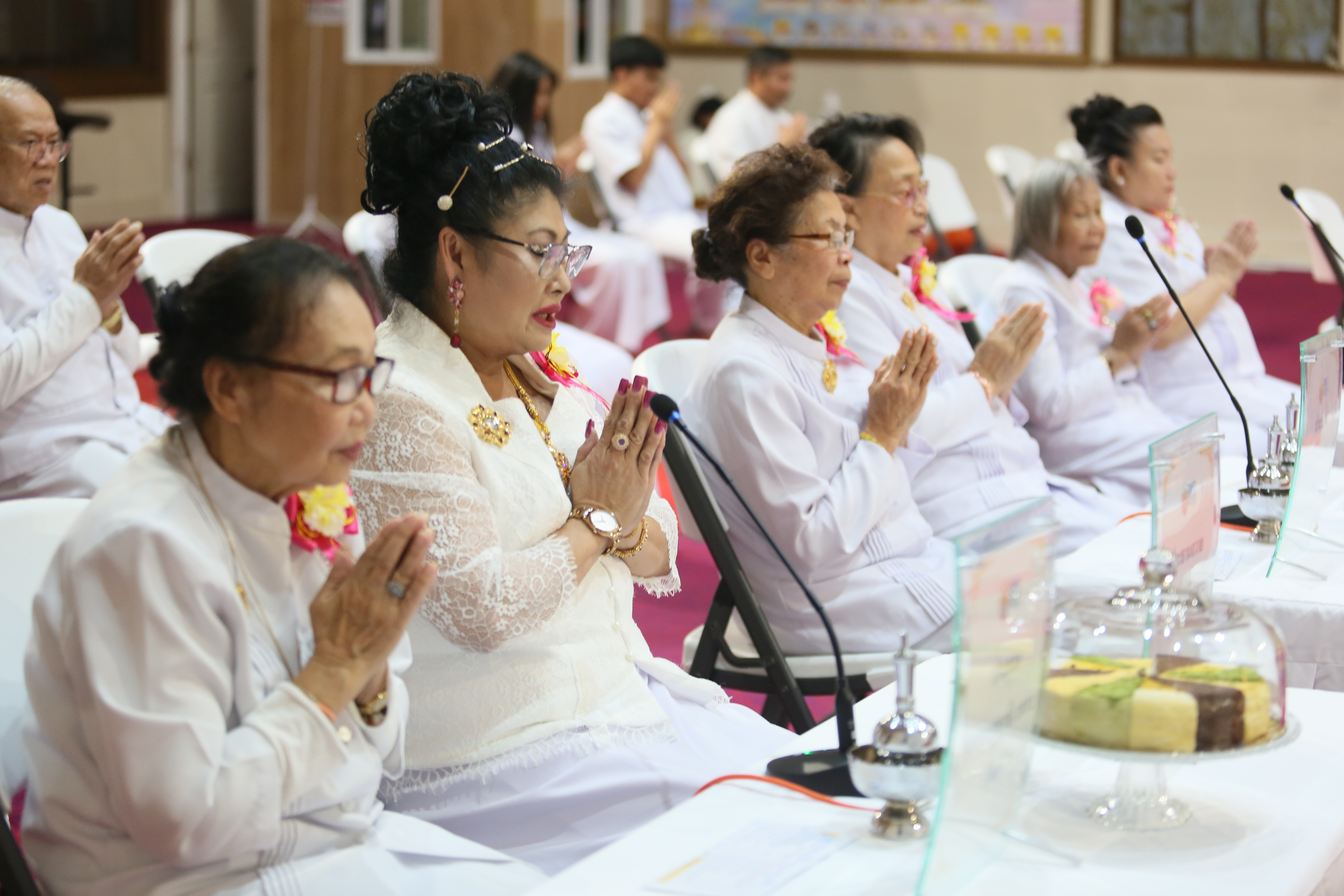 วัดพระธรรมกายออเรกอน จัดงานบุญบูชาข้าวพระ
