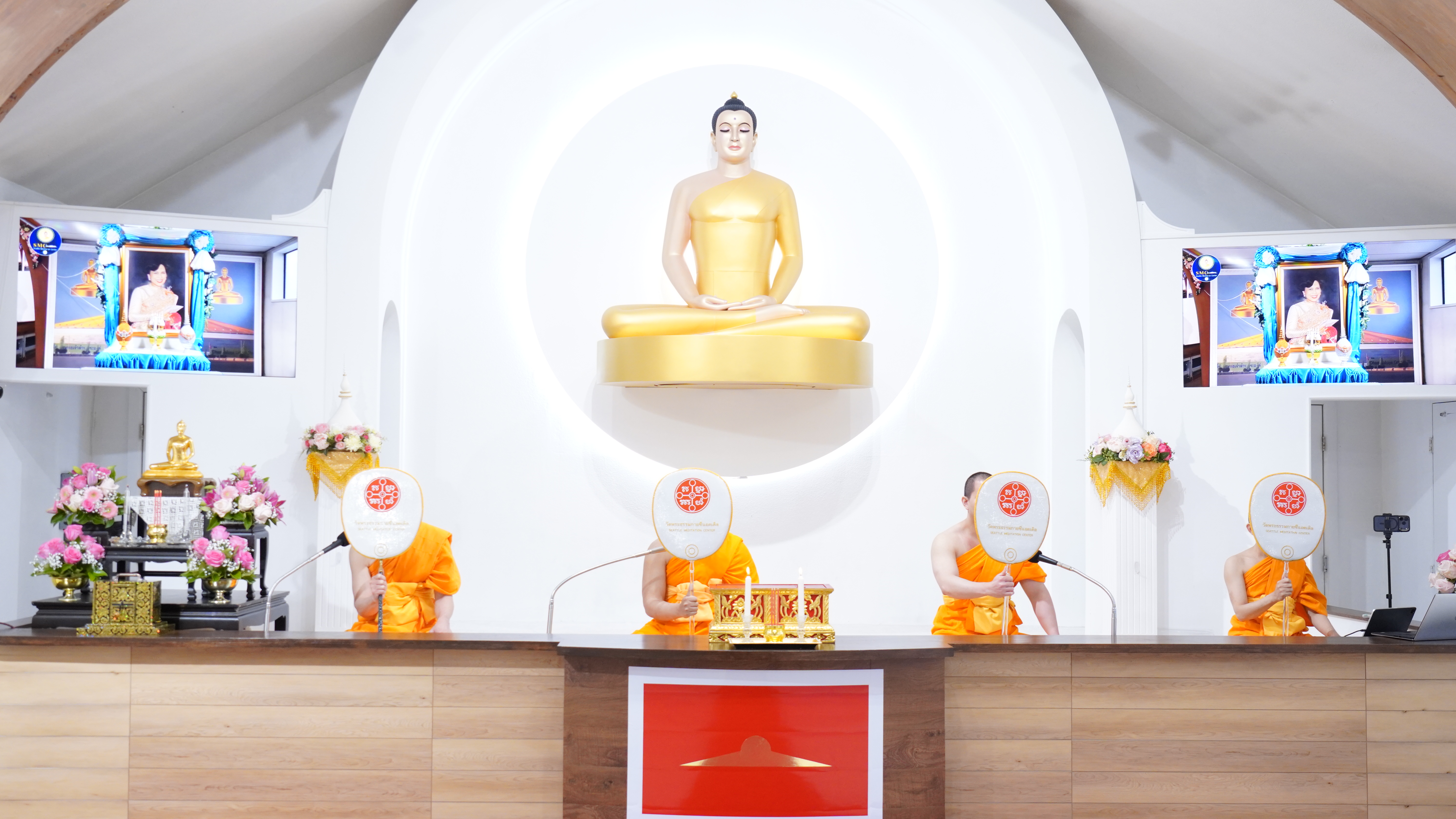 วัดพระธรรมกายซีแอตเติล จัดพิธีทอดผ้าป่าบำรุงวัด