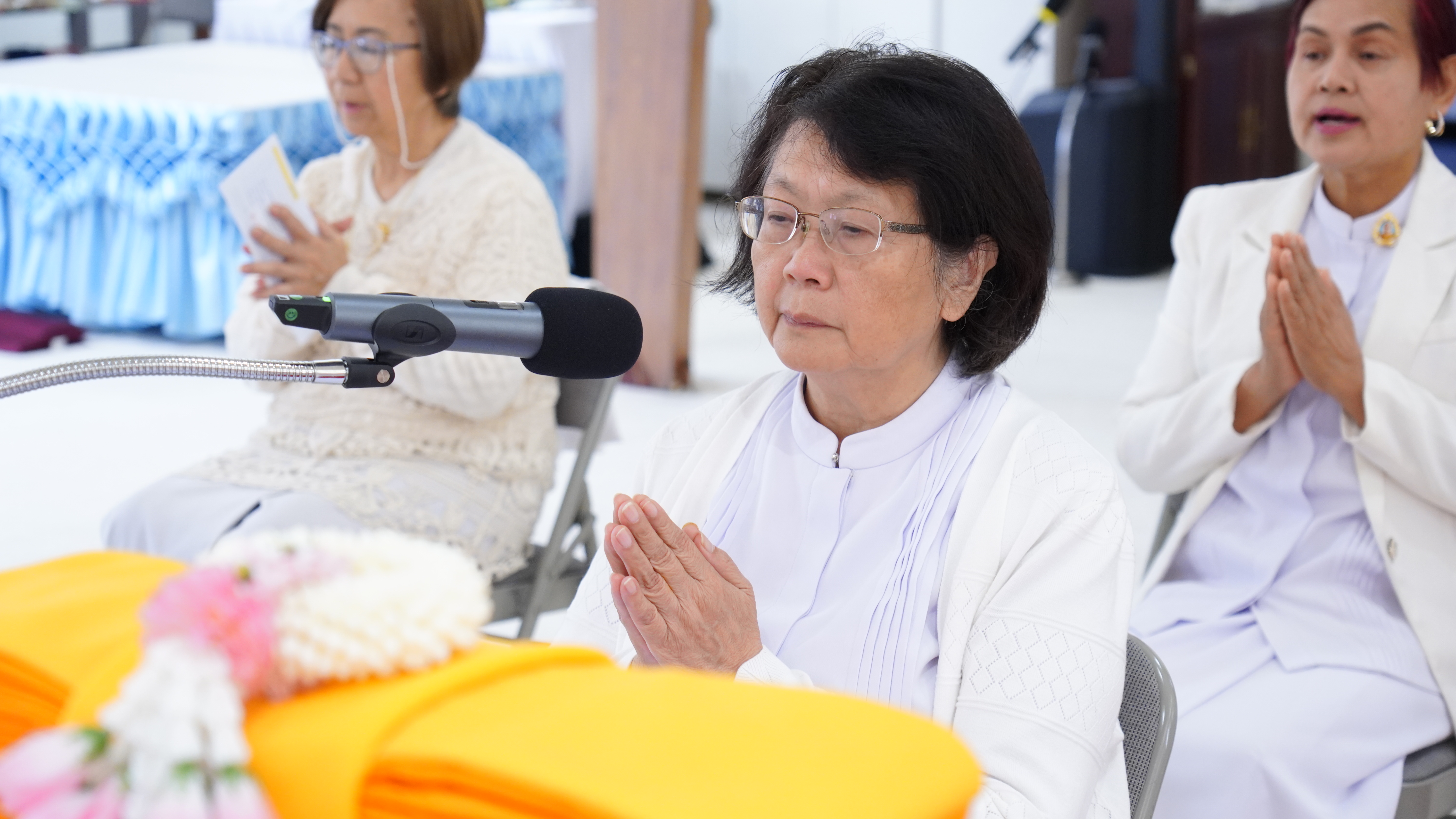 วัดพระธรรมกายซีแอตเติล จัดพิธีทอดผ้าป่าบำรุงวัด