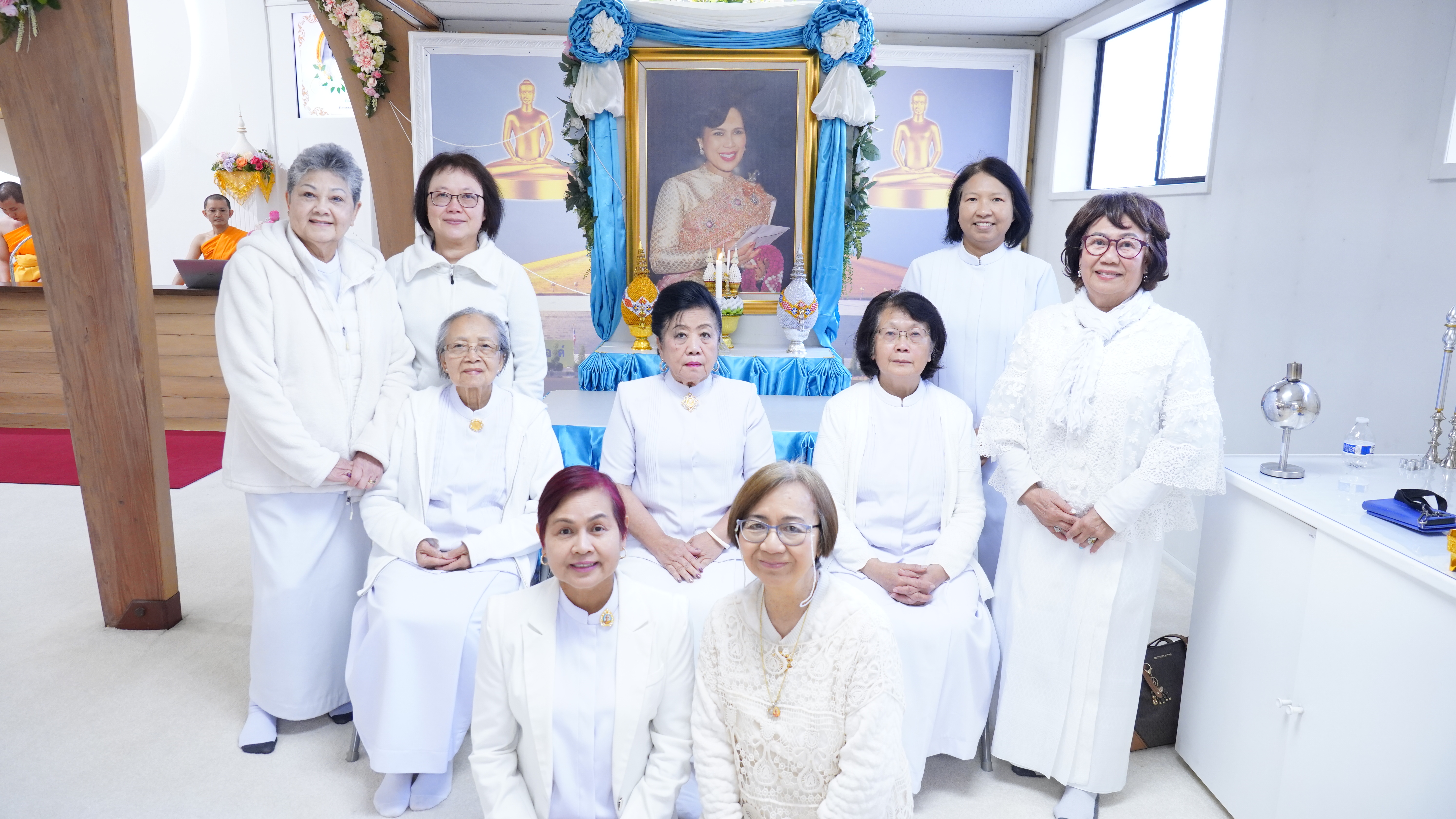 วัดพระธรรมกายซีแอตเติล จัดพิธีทอดผ้าป่าบำรุงวัด