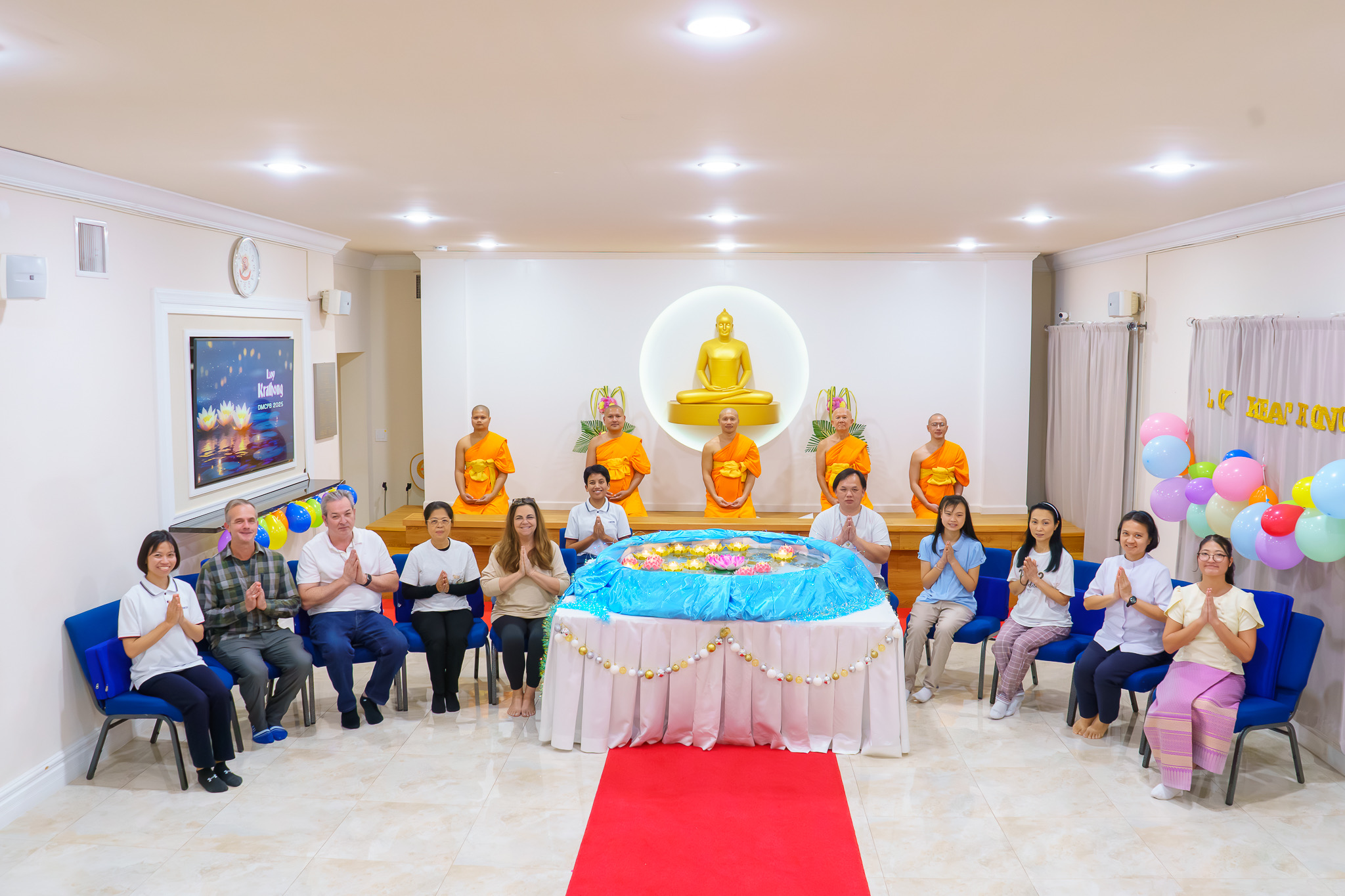 วัดพระธรรมกายปาล์มบีช จัดประเพณีลอยกระทง เทศกาลแห่งแสงสว่าง