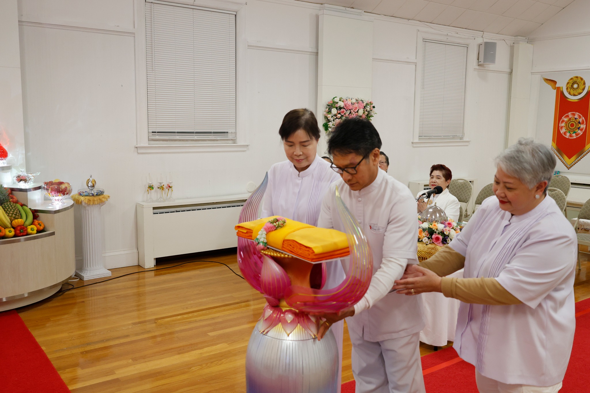 วัดพระธรรมกายบอสตัน จัดงานบุญบูชาข้าวพระ